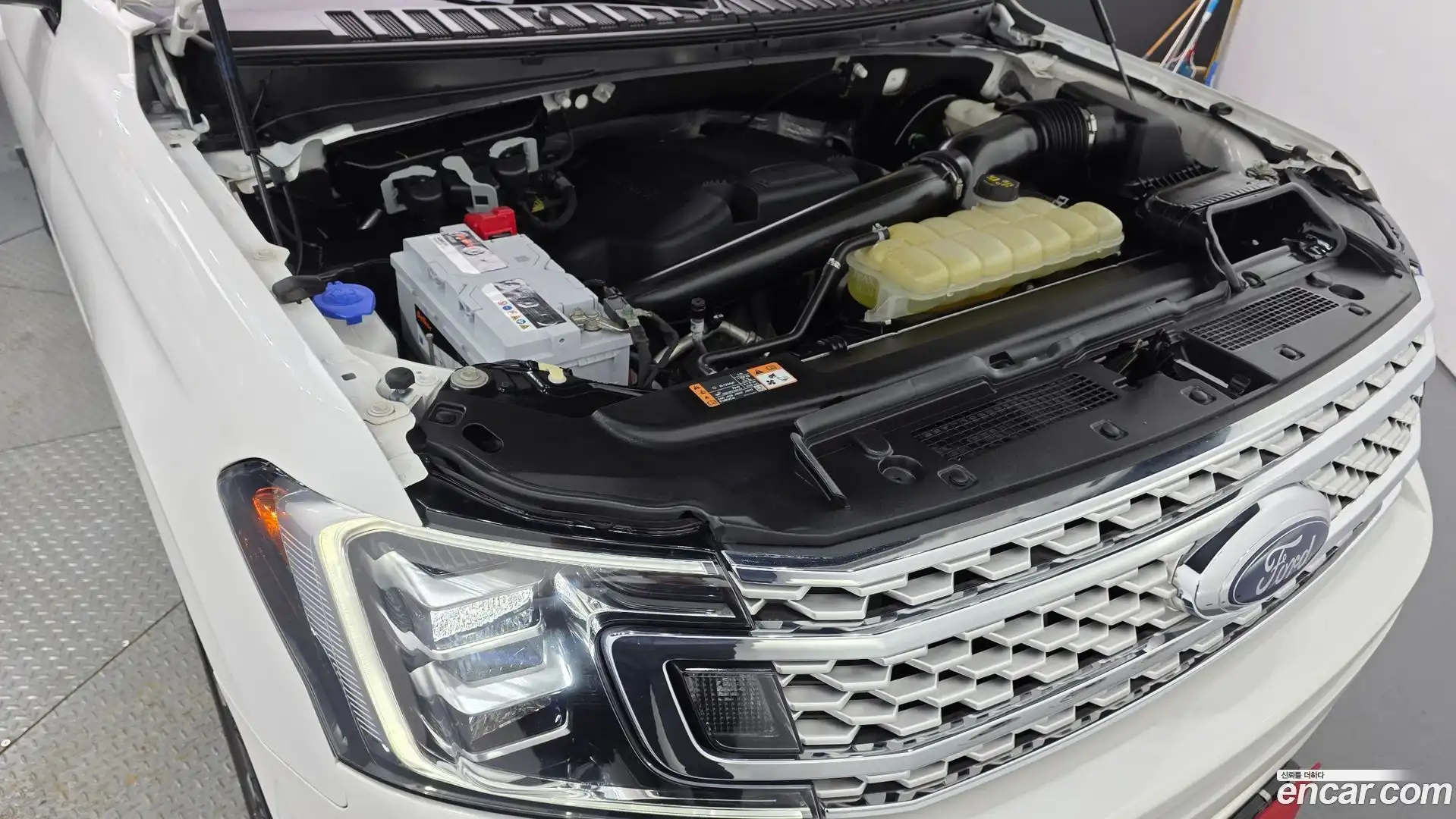 Expedition Ford 2021.10-OUTER-006