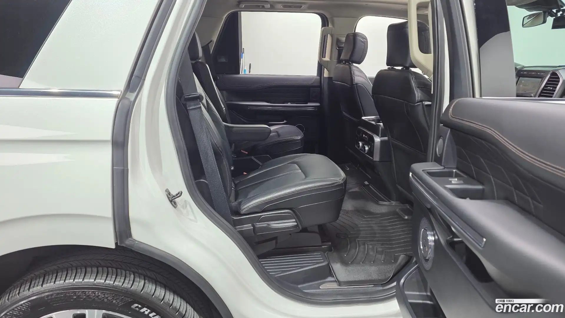 Expedition Ford 2021.10-OPTION-015