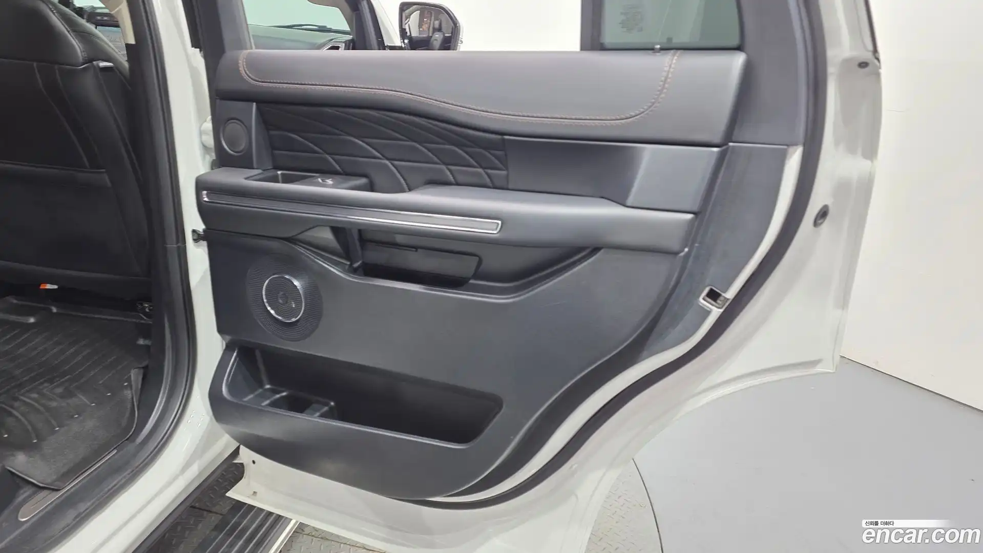 Expedition Ford 2021.10-INNER-035