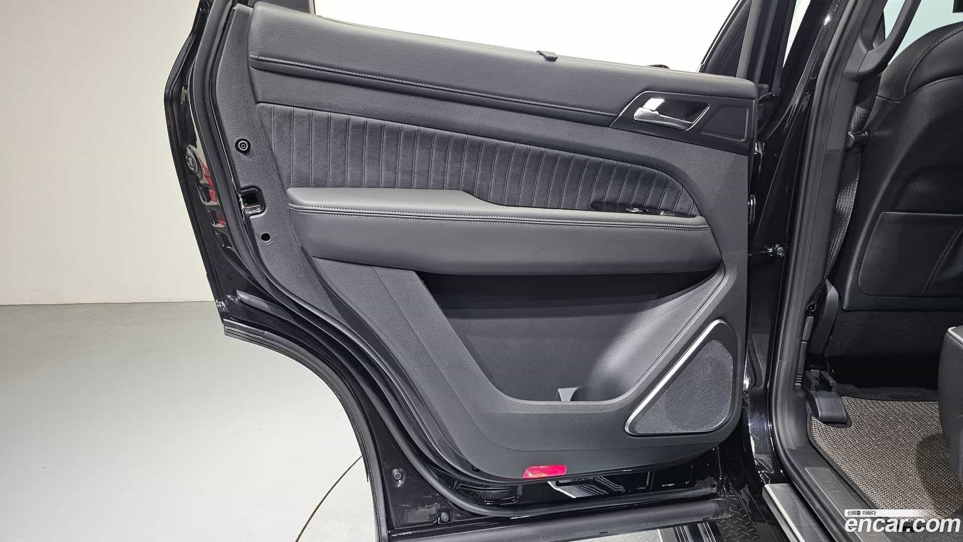 Rexton KG Mobility 2026.3-INNER-035