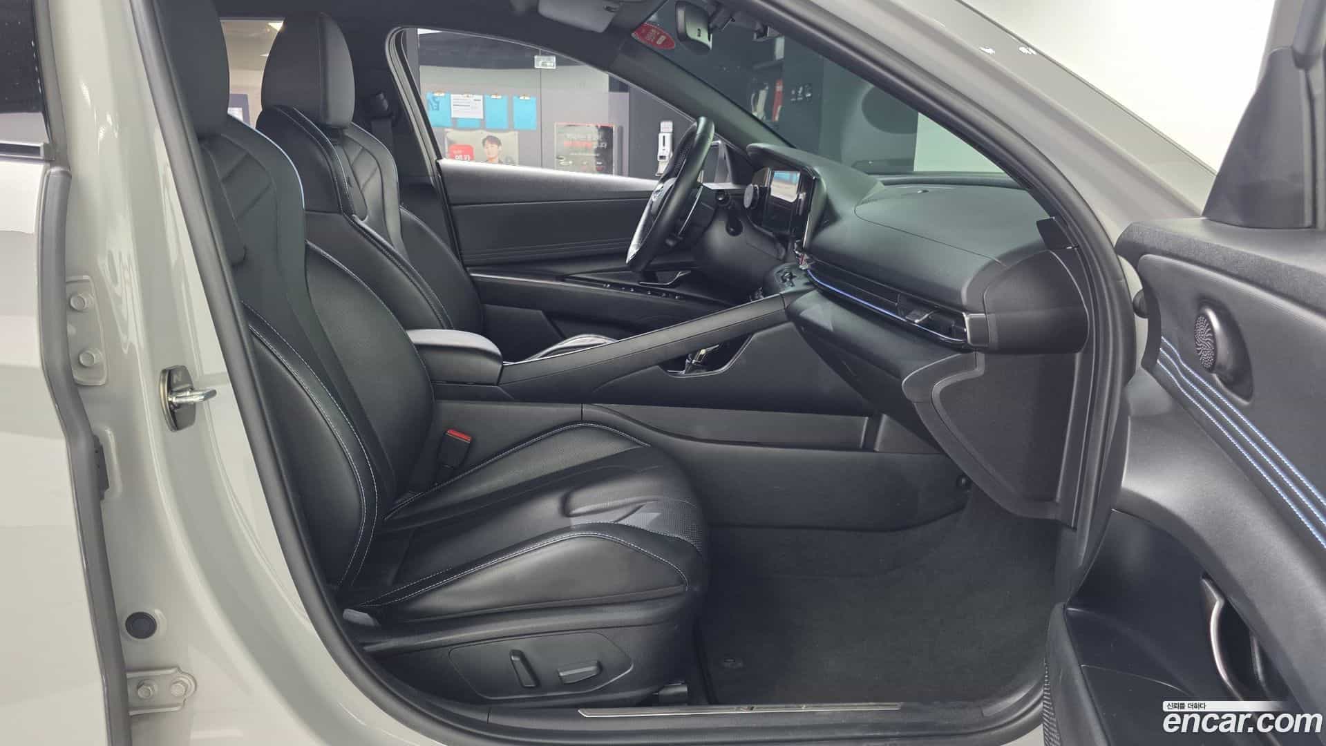 AVANTE Hyundai 2022.0-OPTION-015