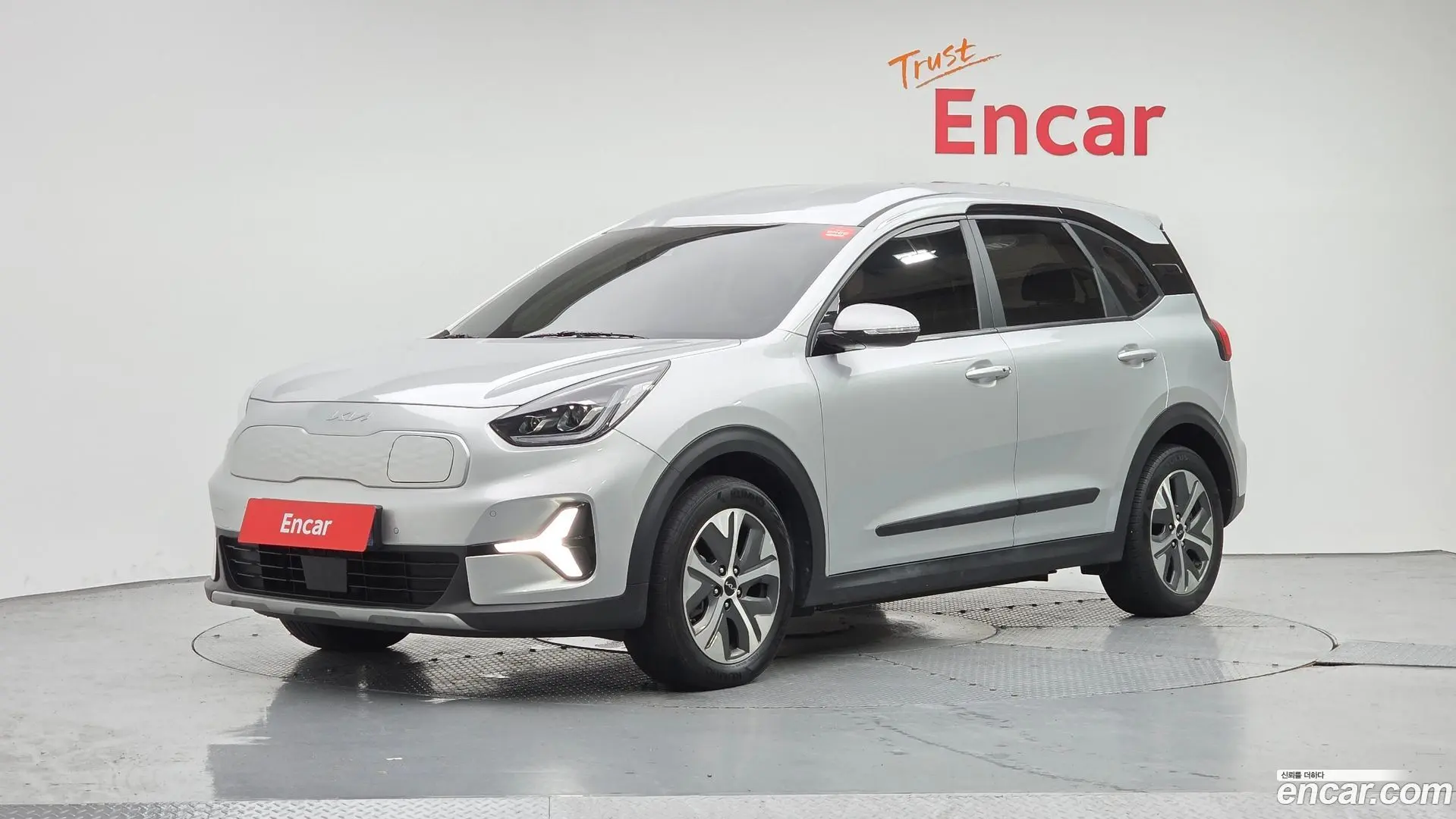 Main__Slider__Photo:Niro Kia 2022.6-0