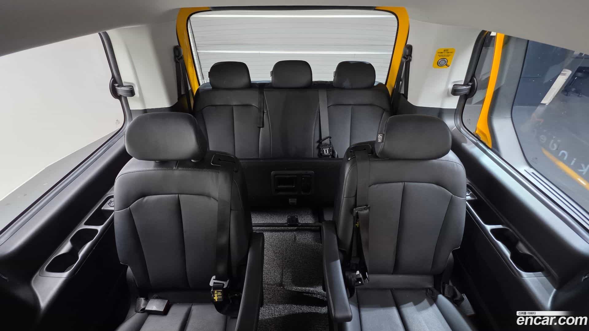Staria Hyundai 2023.3-OPTION-023