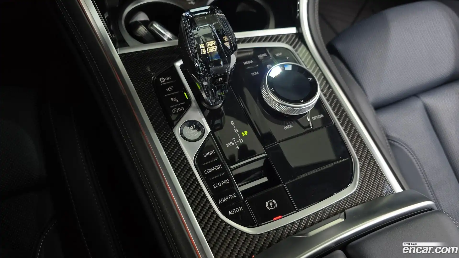 8-Series BMW 2025.5-INNER-009