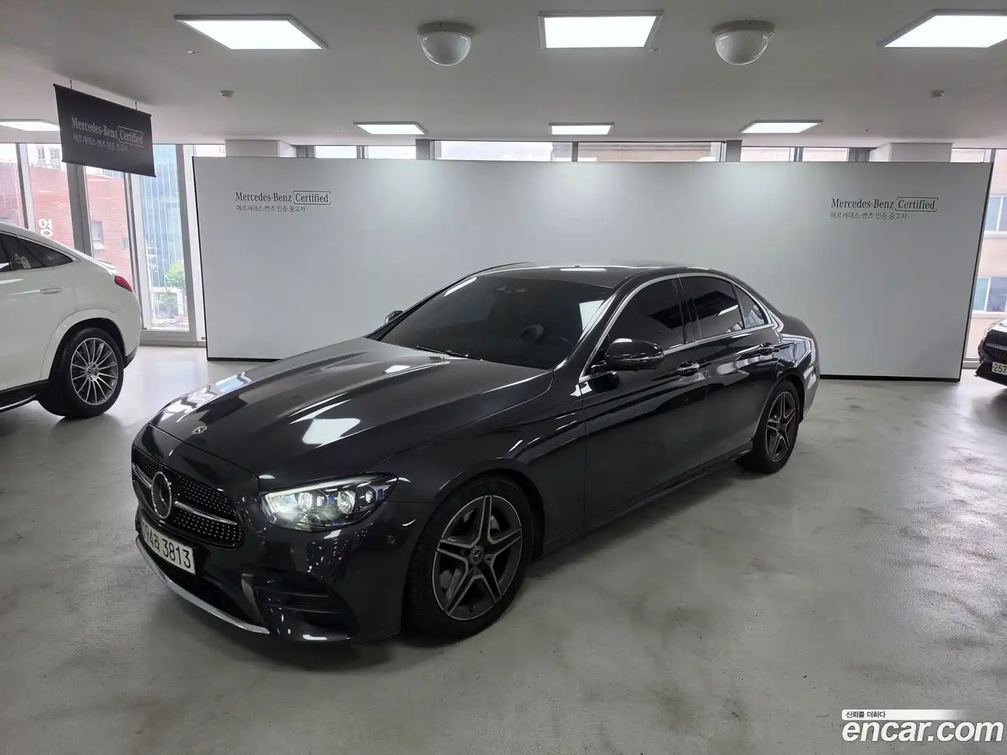 E-Class Mercedes-Benz 2022.9-OUTER-001