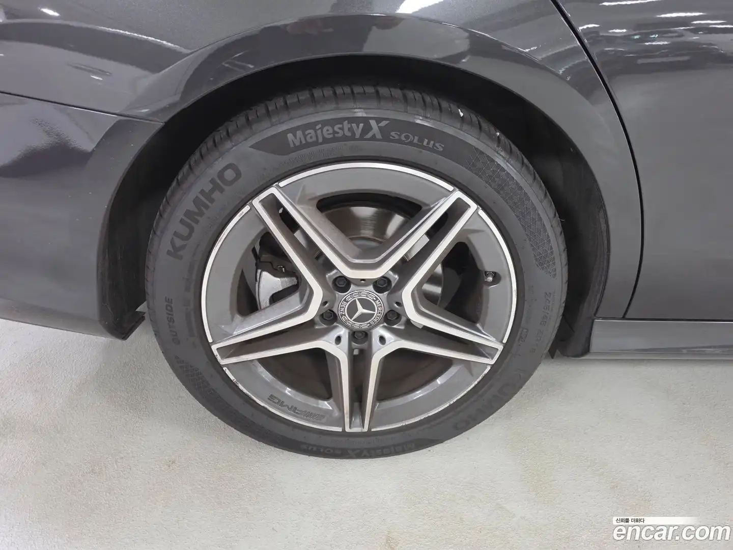 E-Class Mercedes-Benz 2022.9-OUTER-005