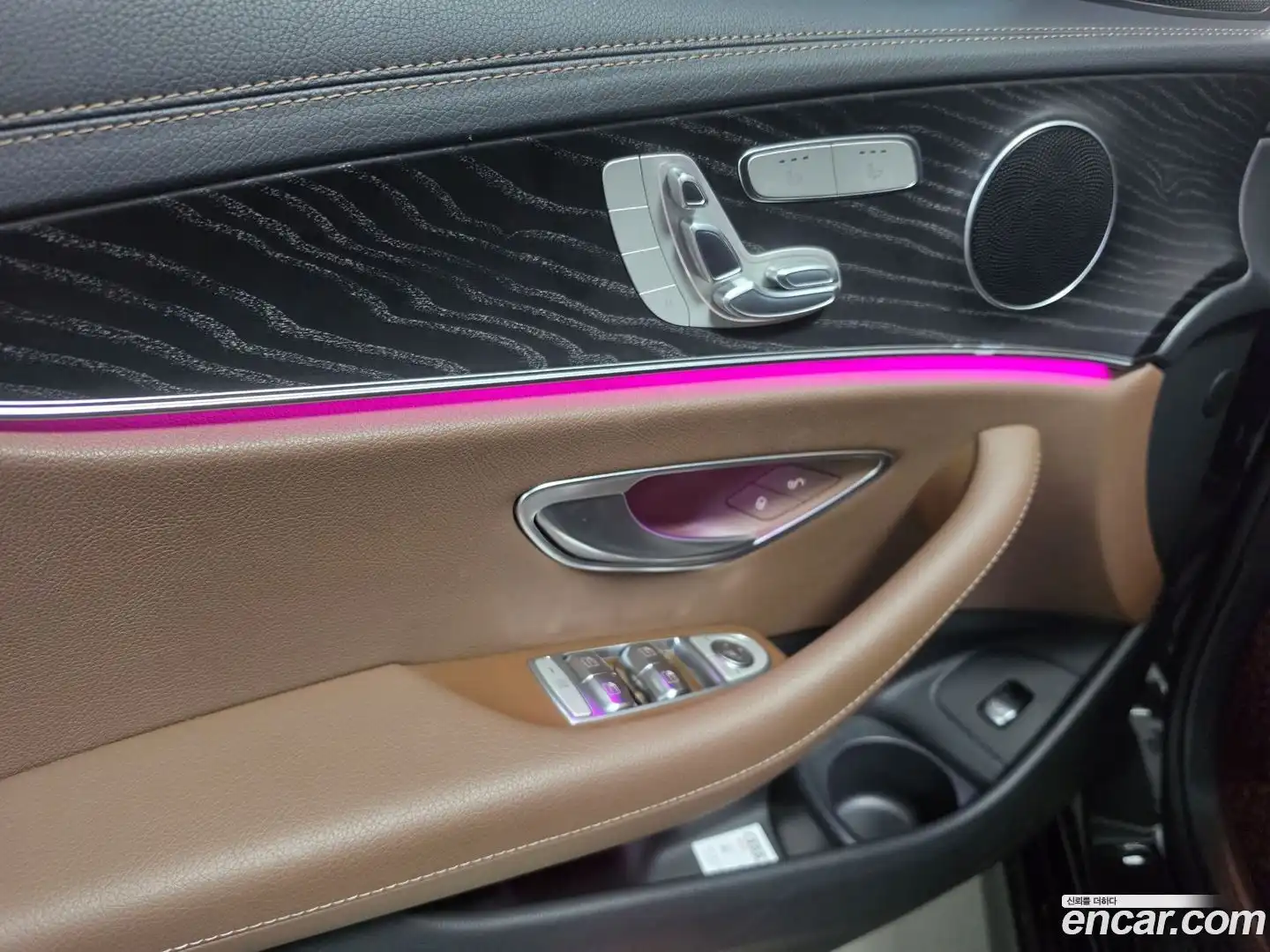 E-Class Mercedes-Benz 2022.9-OPTION-019