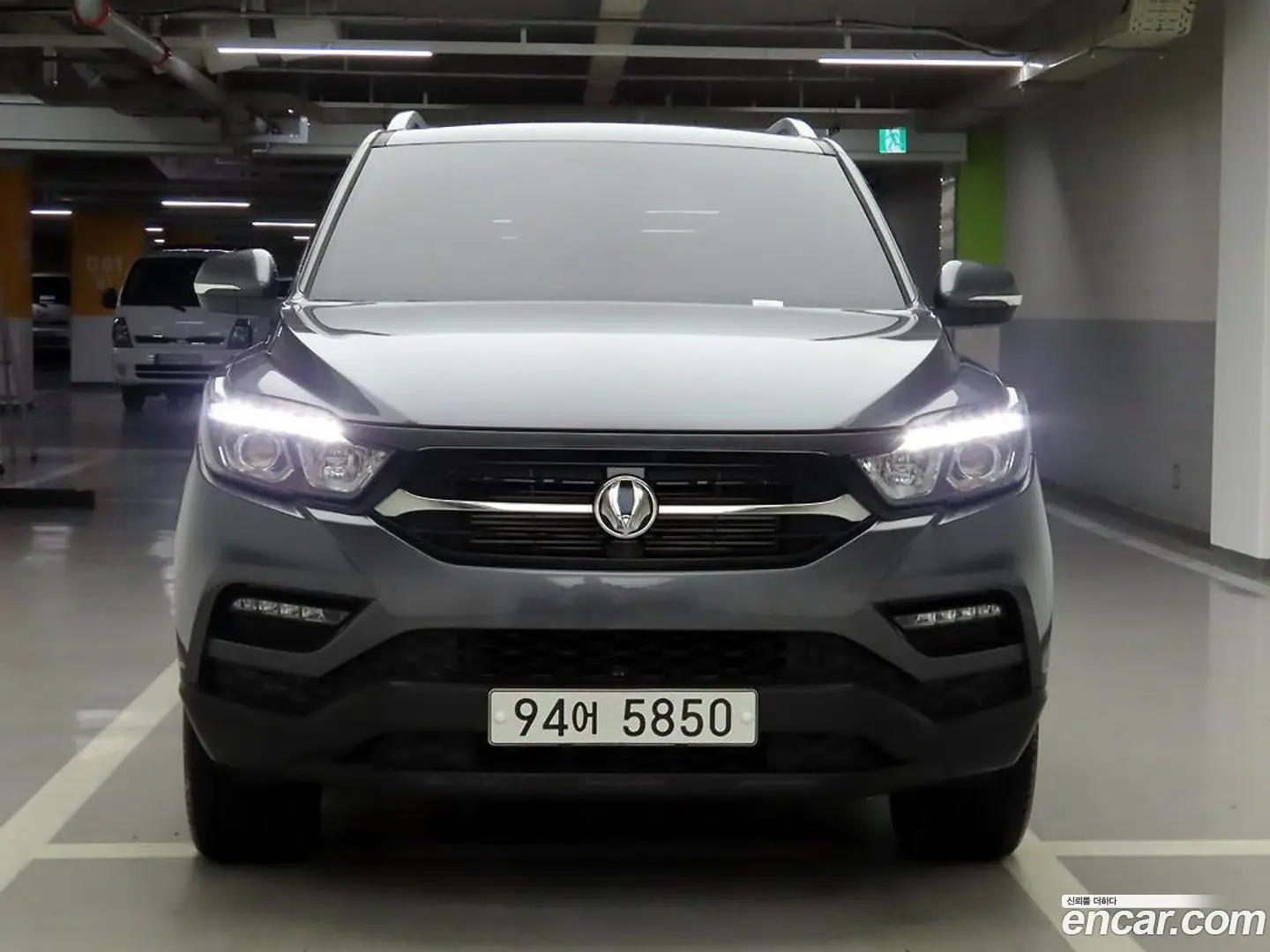 Main__Slider__Photo:Rexton KG Mobility 2020.5-1