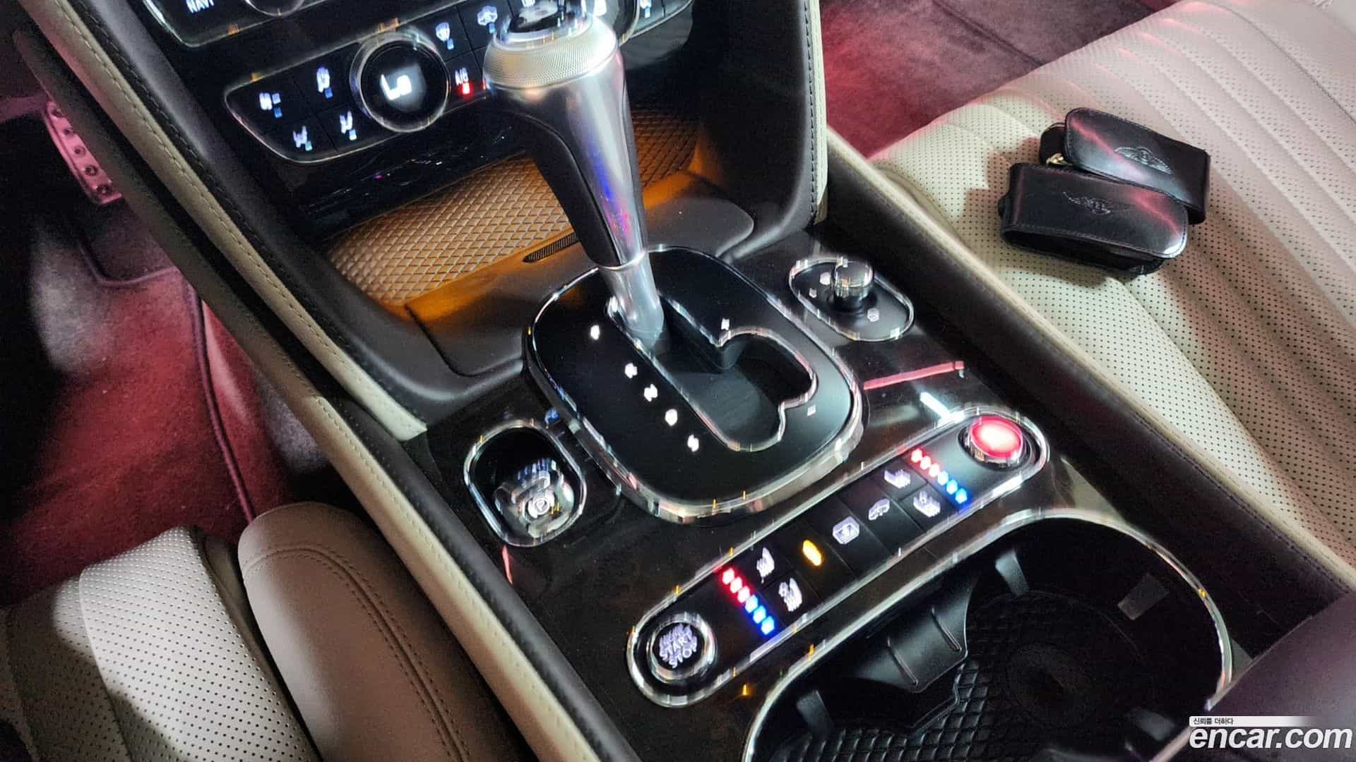 Flying Spur Bentley 2018.6-INNER-009