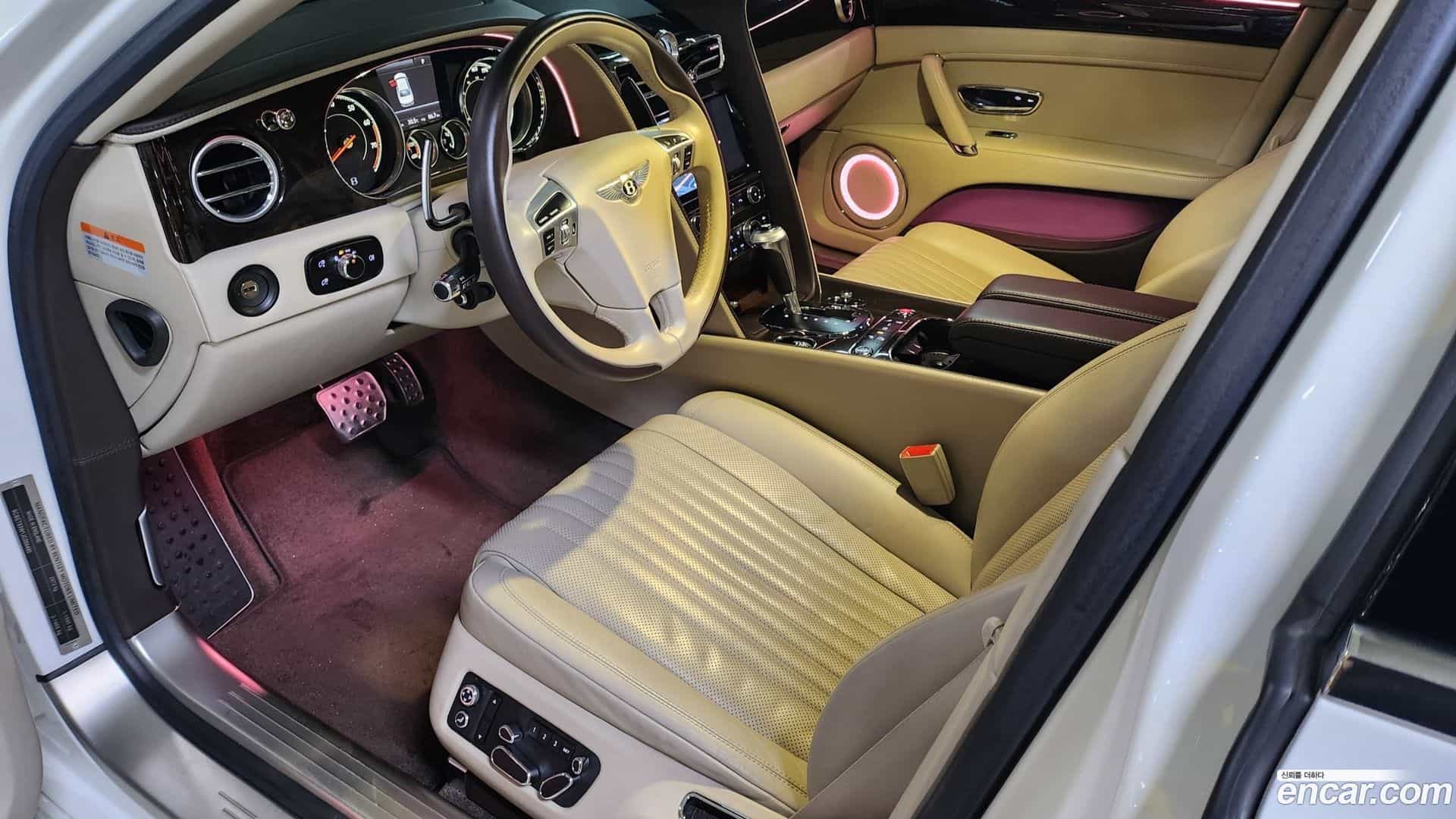Flying Spur Bentley 2018.6-INNER-010