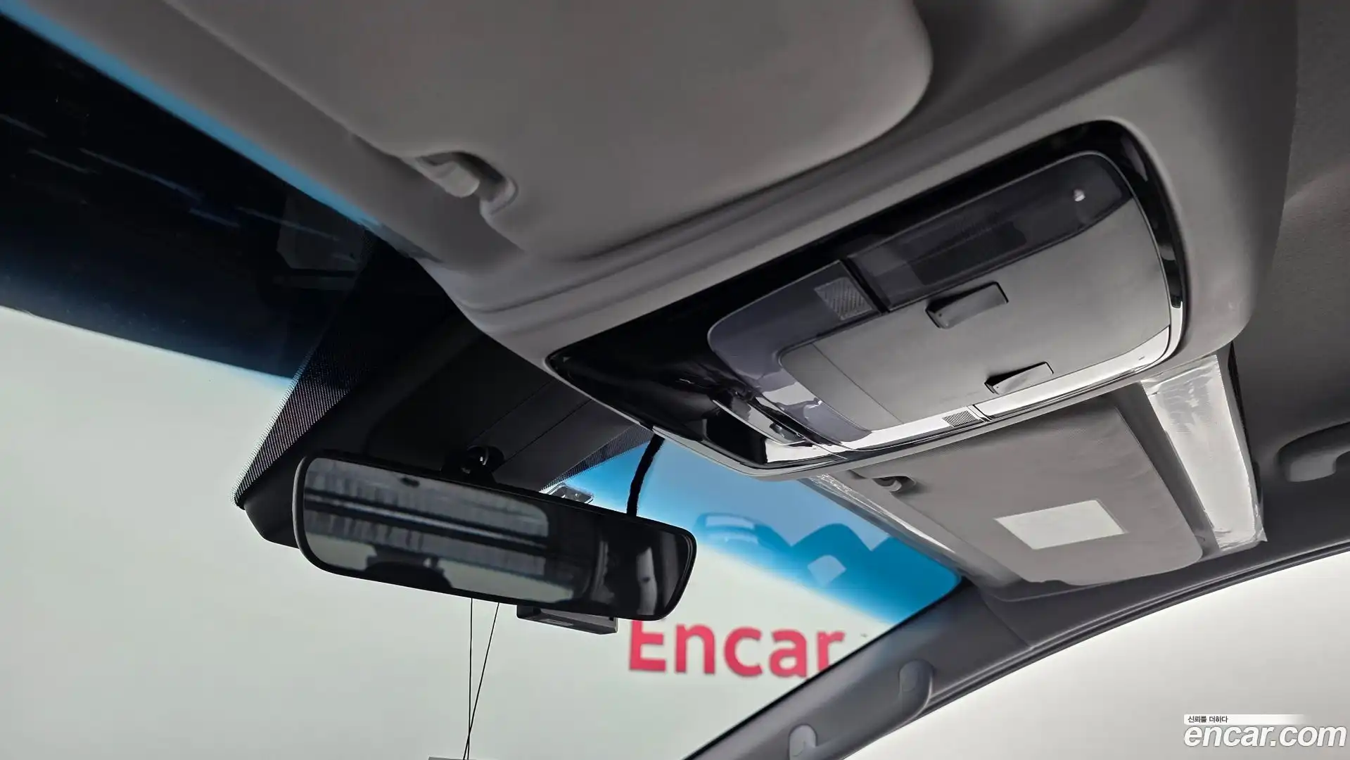 Staria Hyundai 2022.0-OPTION-040