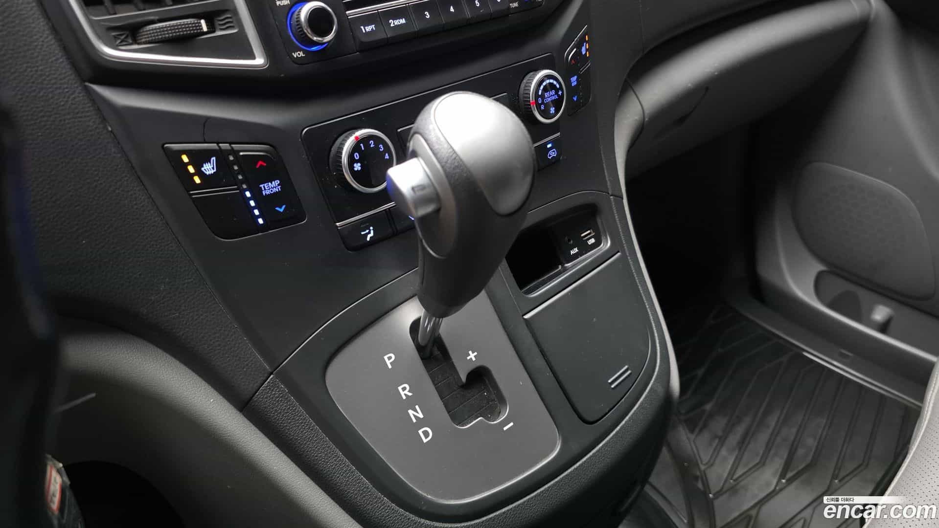Starex Hyundai 2018.10-INNER-009