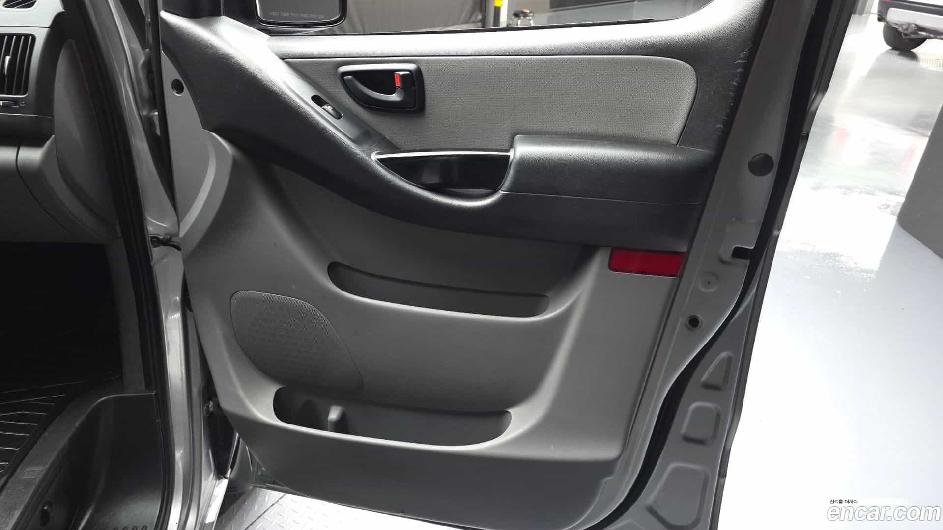 Starex Hyundai 2018.10-INNER-034