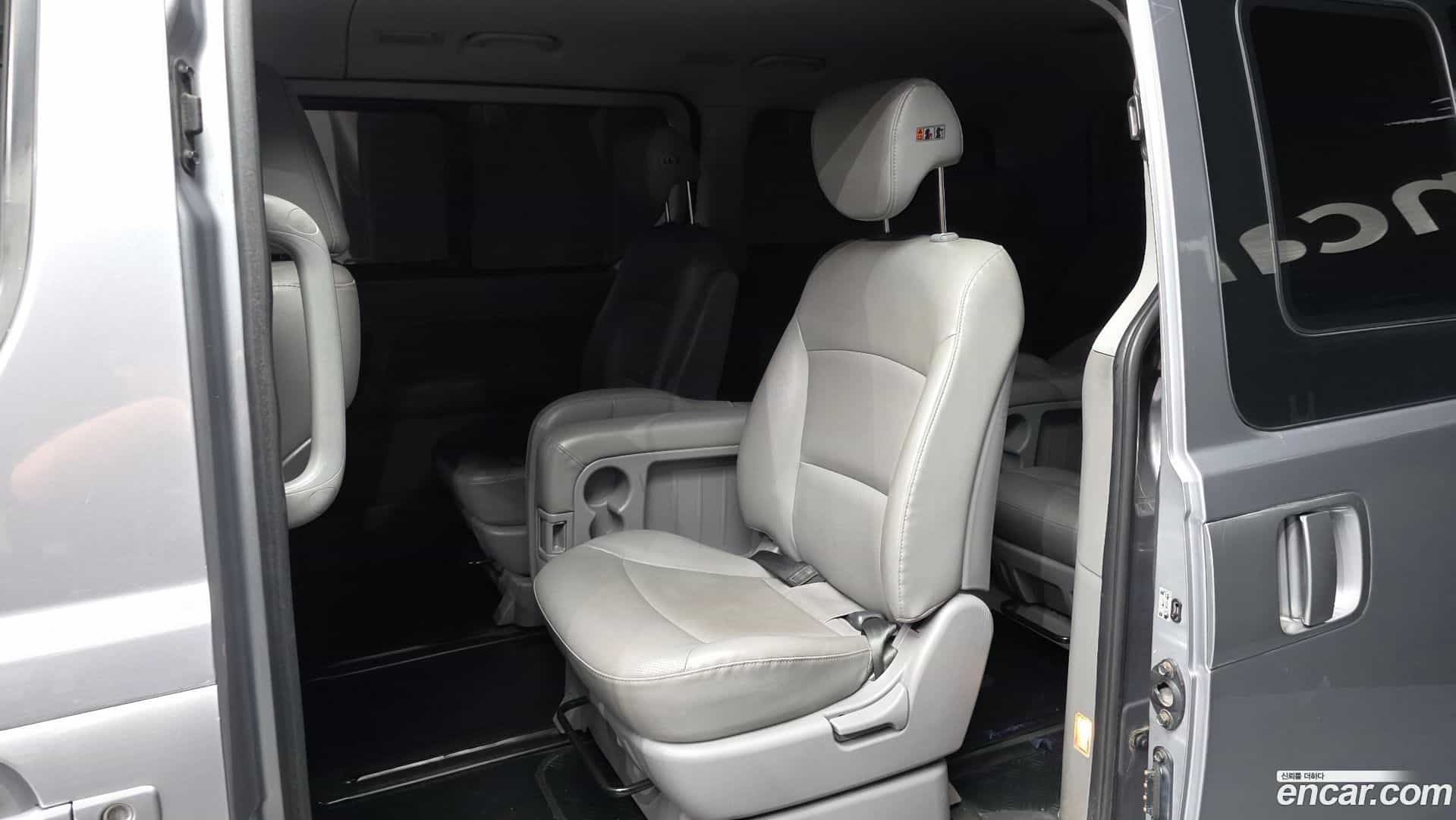 Starex Hyundai 2018.10-INNER-036