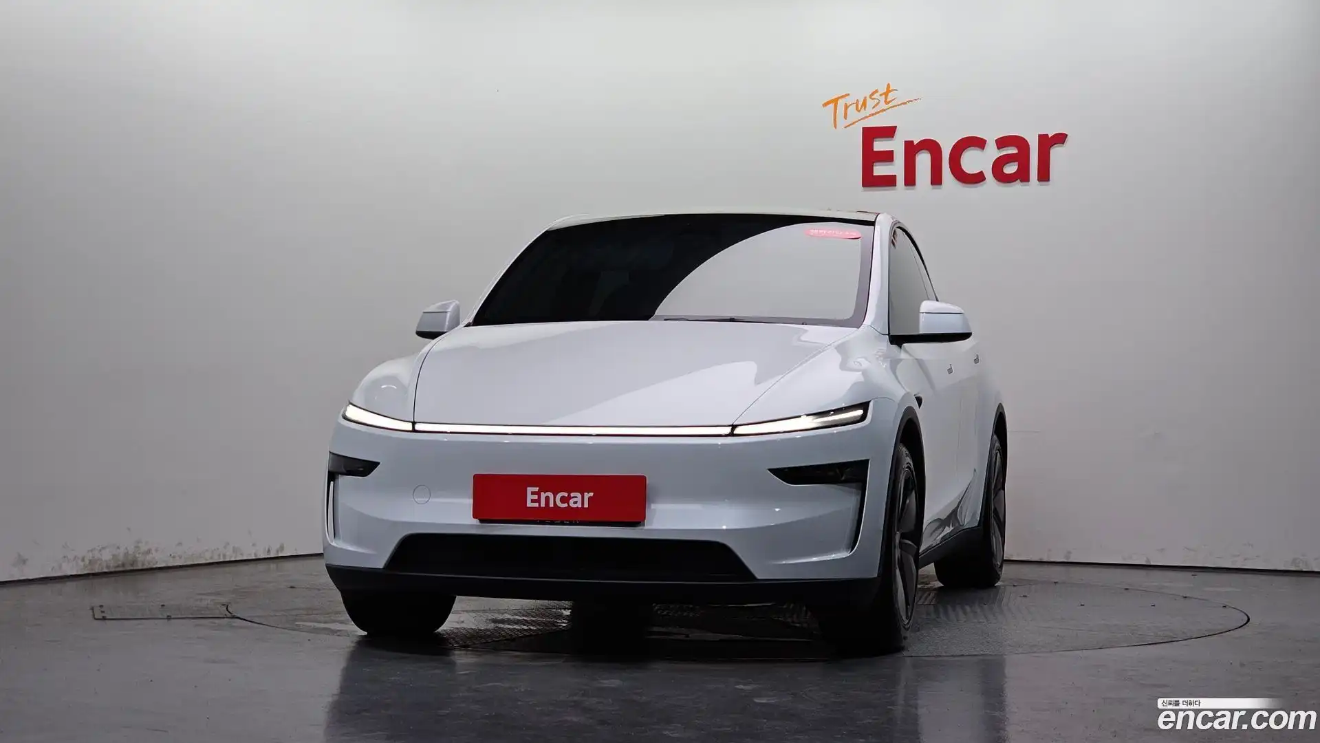 Model Y Tesla 2025.8-OUTER-003