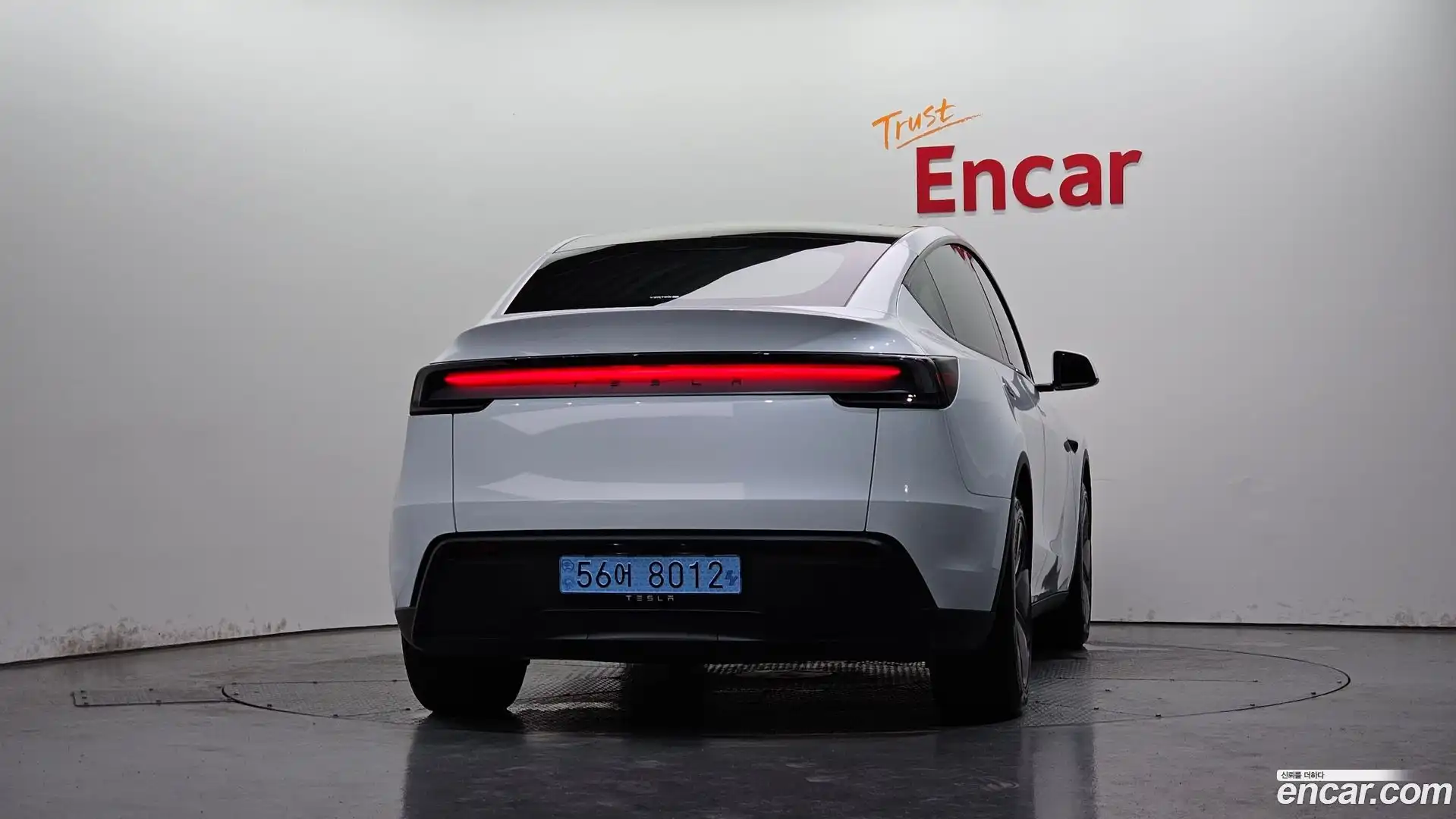 Model Y Tesla 2025.8-OUTER-004