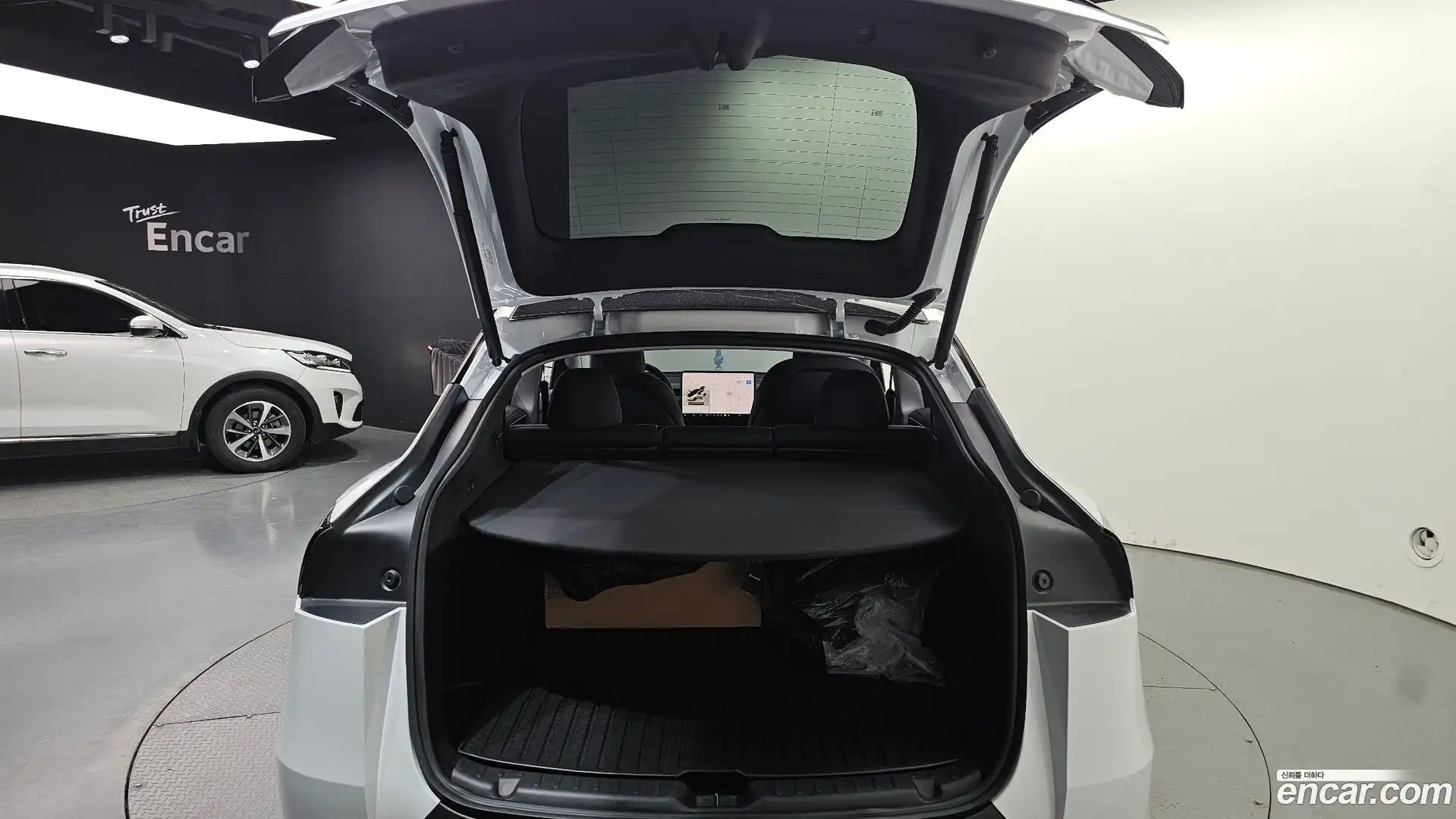 Model Y Tesla 2025.8-OPTION-024