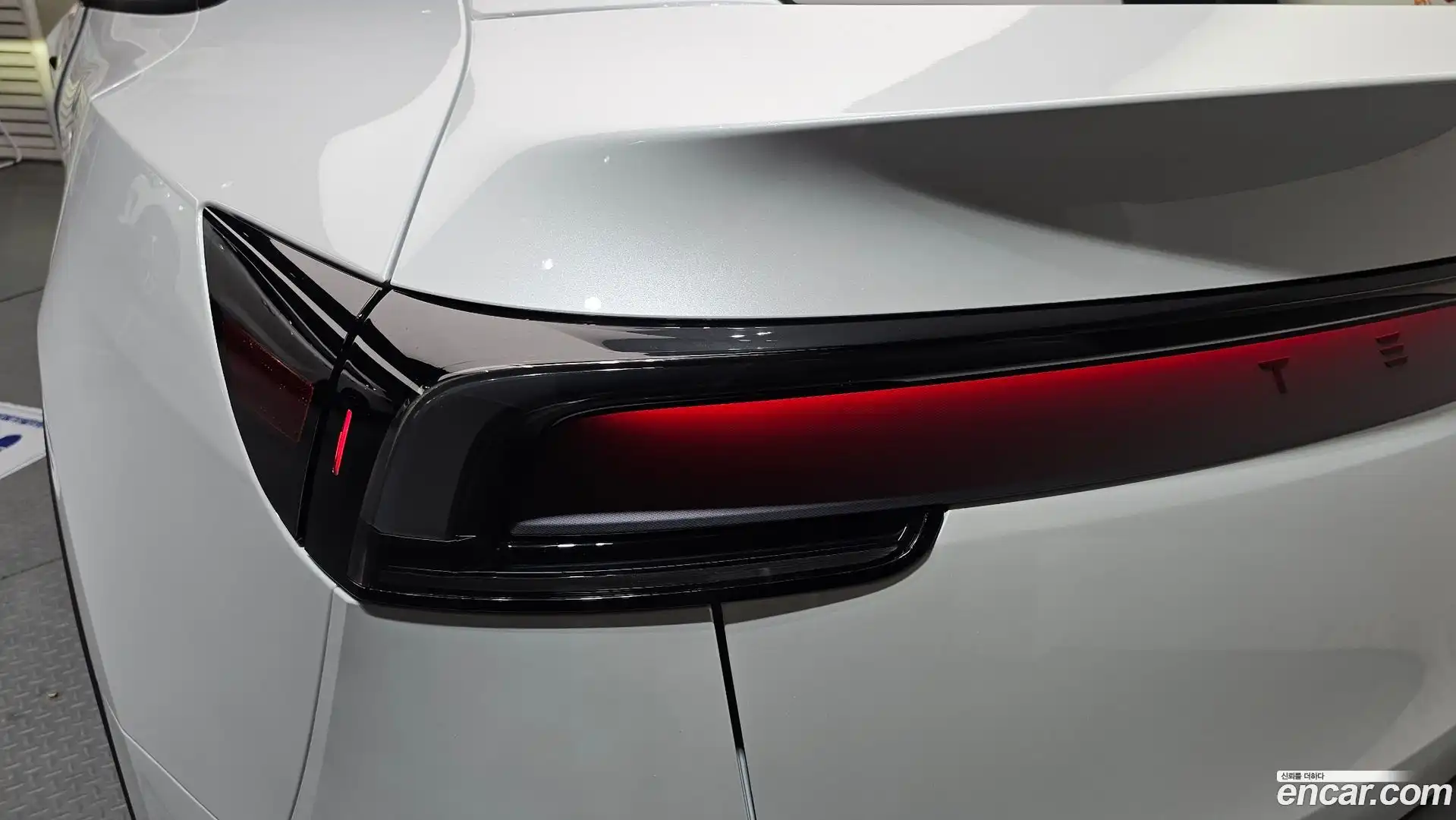 Model Y Tesla 2025.8-OUTER-033