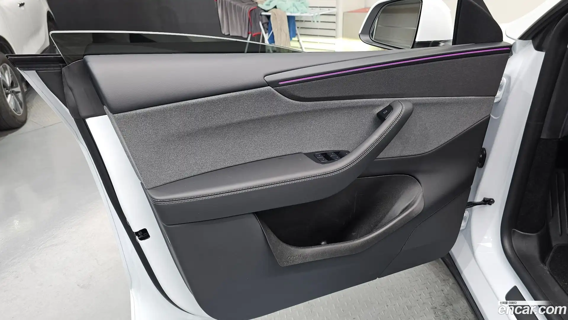 Model Y Tesla 2025.8-INNER-034