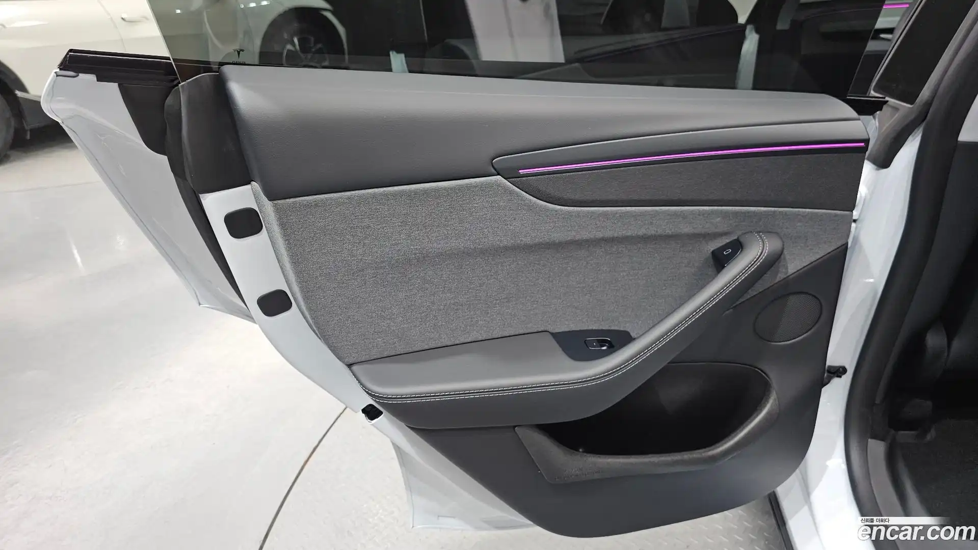 Model Y Tesla 2025.8-INNER-035