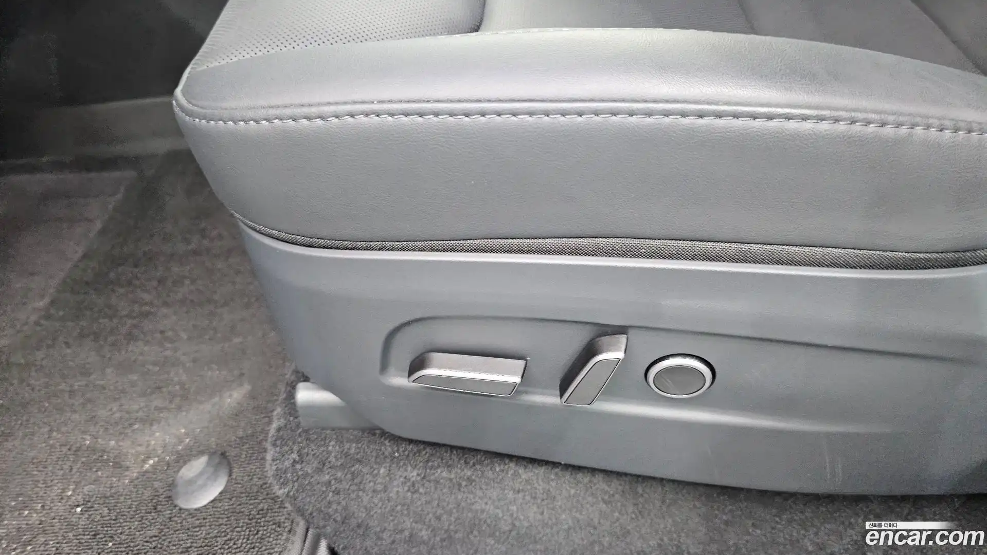 Model Y Tesla 2025.8-OPTION-044