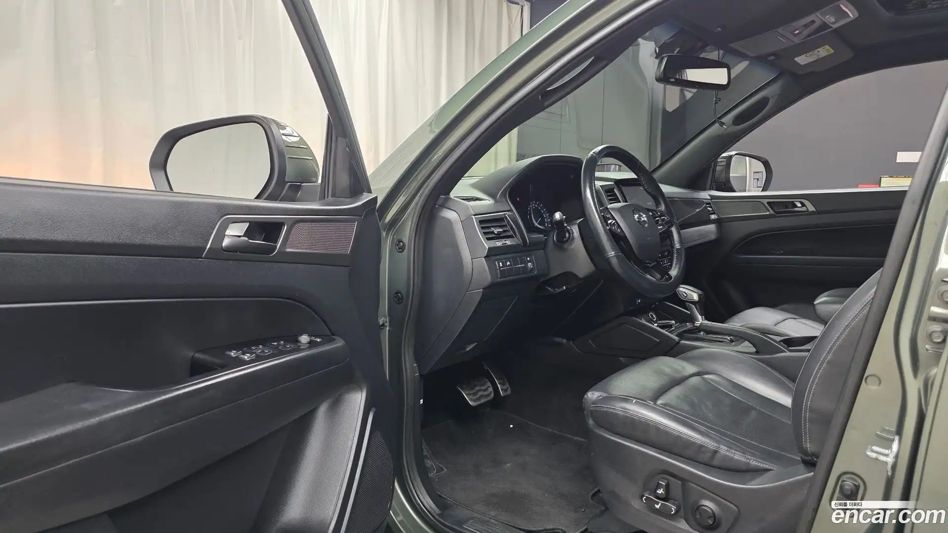 Rexton KG Mobility 2021.4-INNER-010