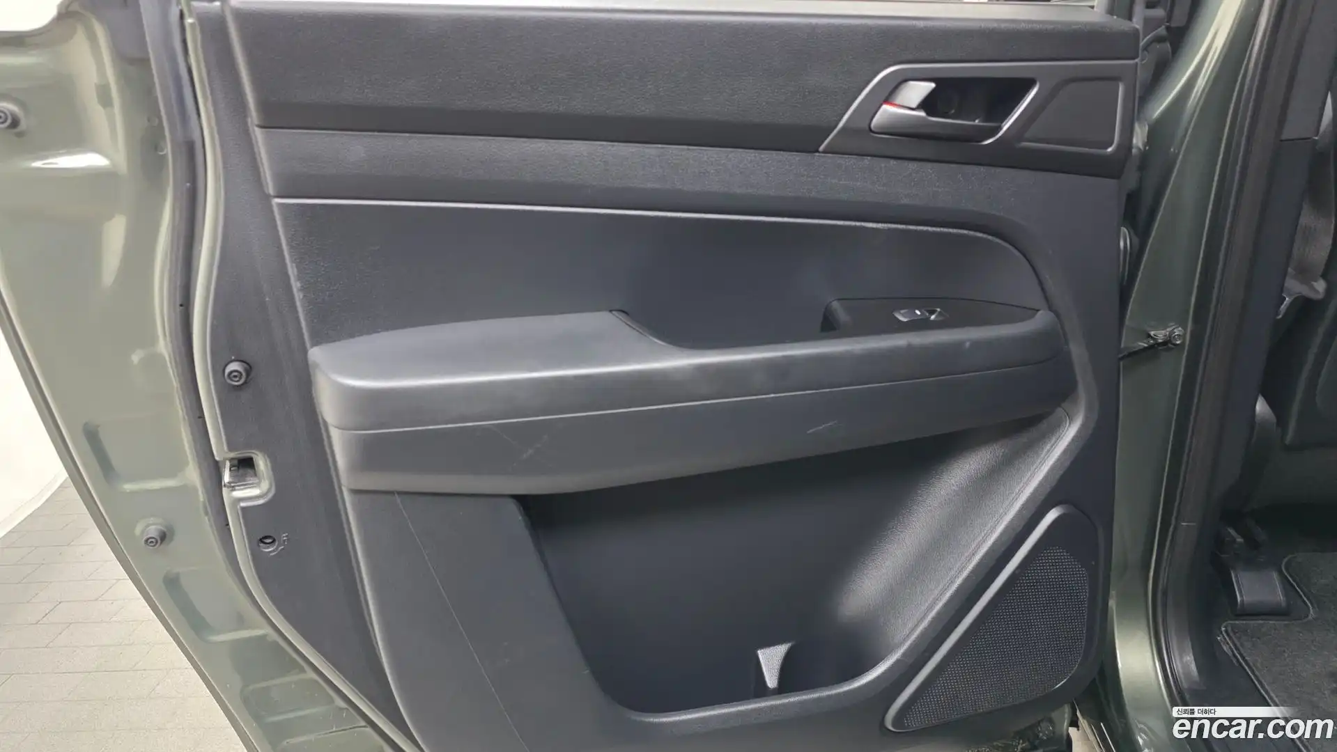 Rexton KG Mobility 2021.4-INNER-035
