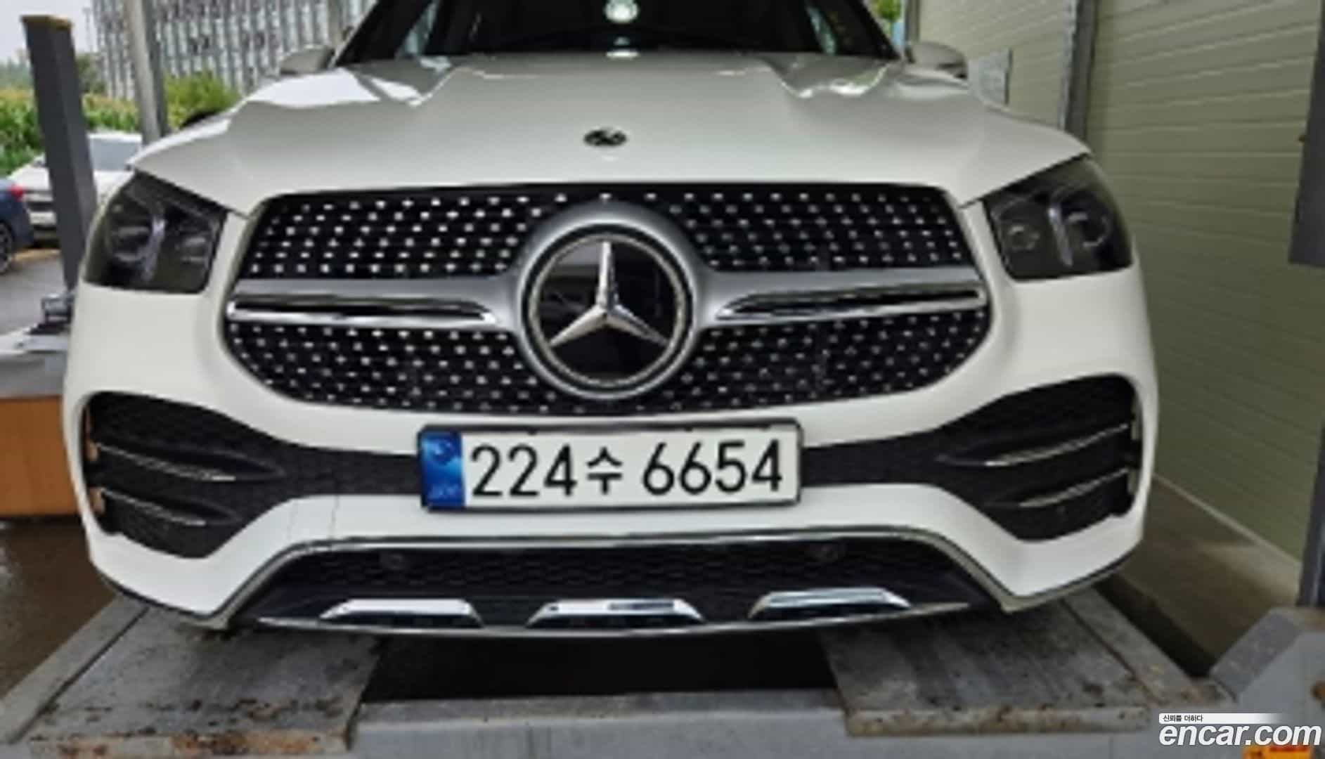 GLE-Class Mercedes-Benz 2023.4-OUTER-001
