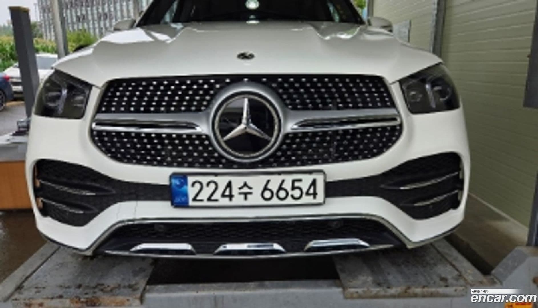 Main__Slider__Photo:GLE-Class Mercedes-Benz 2023.4-0