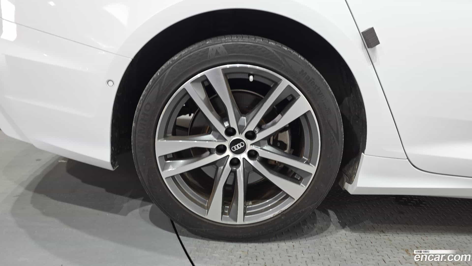 A6 Audi 2021.11-OUTER-005