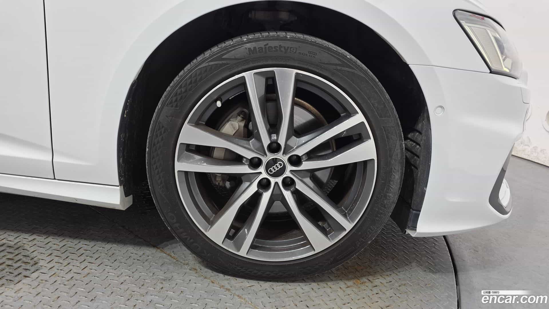 A6 Audi 2021.11-OUTER-031