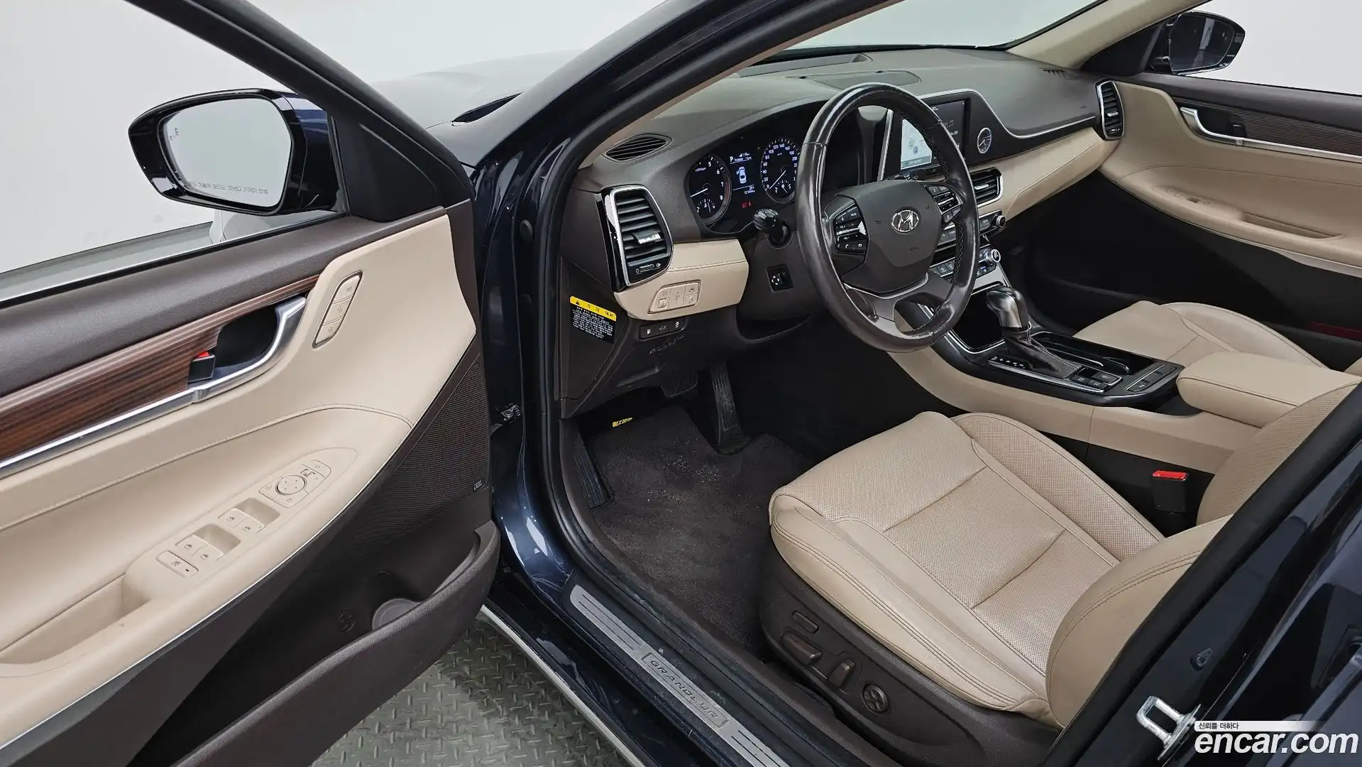 Grandeur Hyundai 2017.3-INNER-010