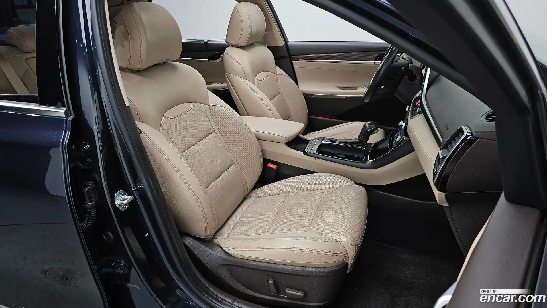 Grandeur Hyundai 2017.3-INNER-036