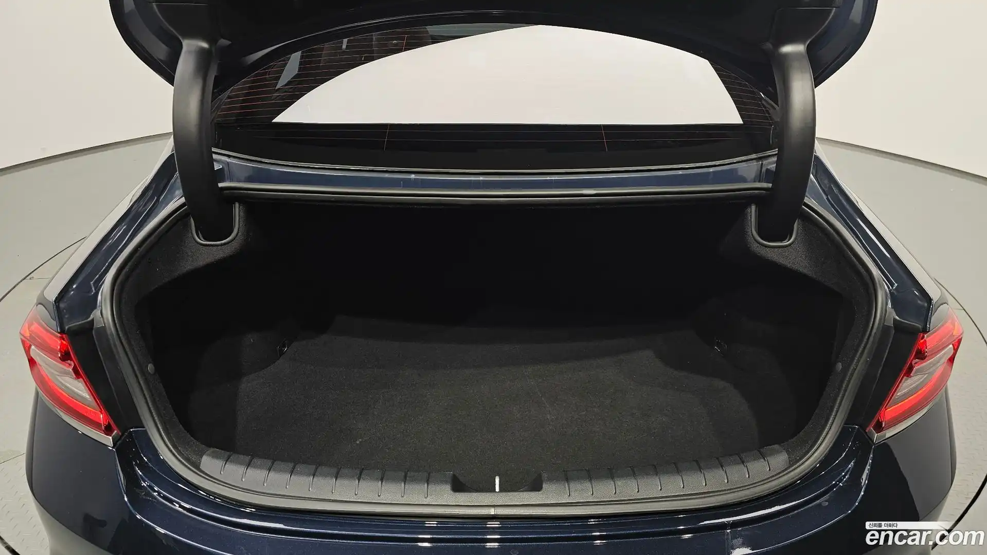 Grandeur Hyundai 2017.3-OPTION-046