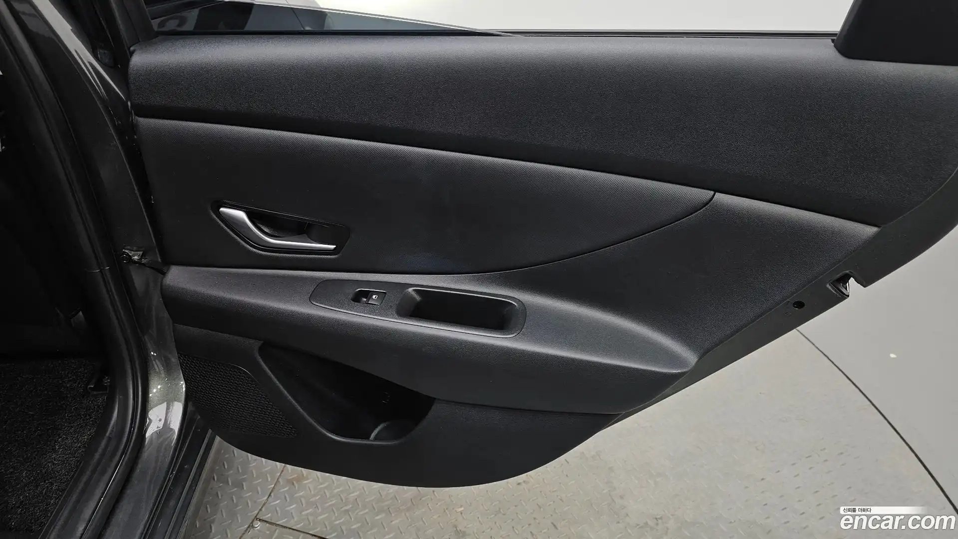 AVANTE Hyundai 2022.2-INNER-035