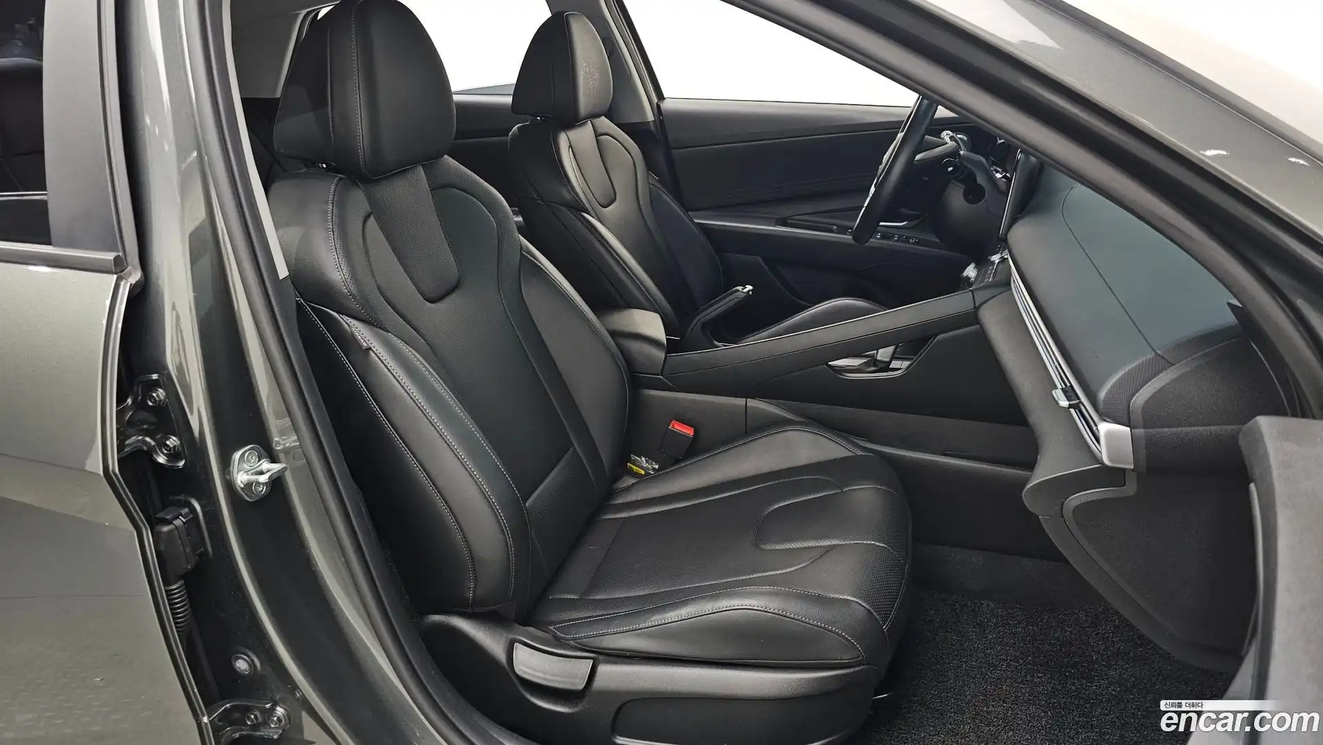 AVANTE Hyundai 2022.2-INNER-036