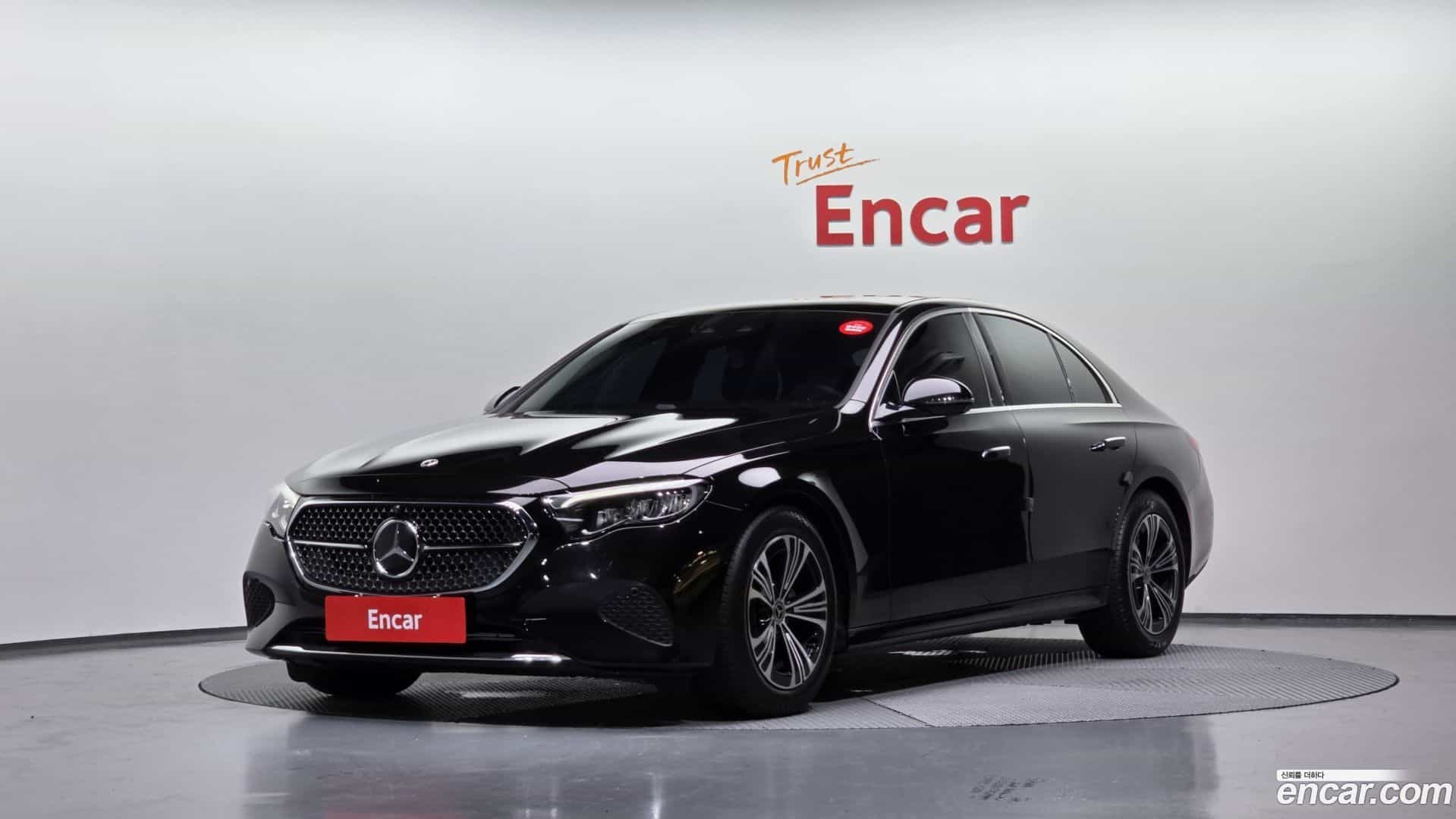 E-Class Mercedes-Benz 2024.8-OUTER-001