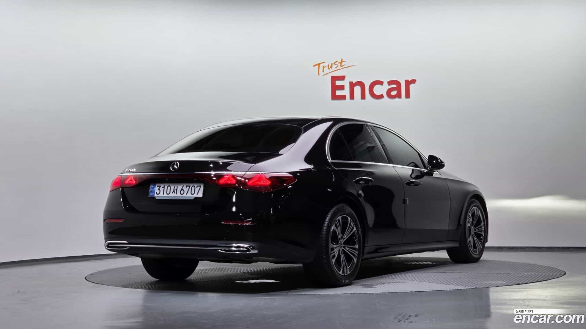 E-Class Mercedes-Benz 2024.8-OUTER-002