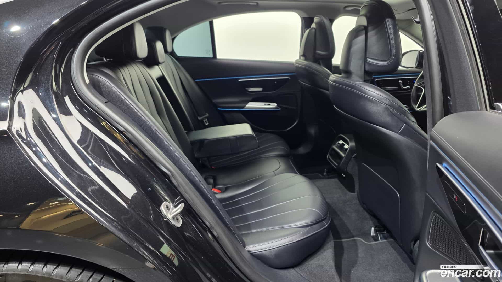 E-Class Mercedes-Benz 2024.8-OPTION-016