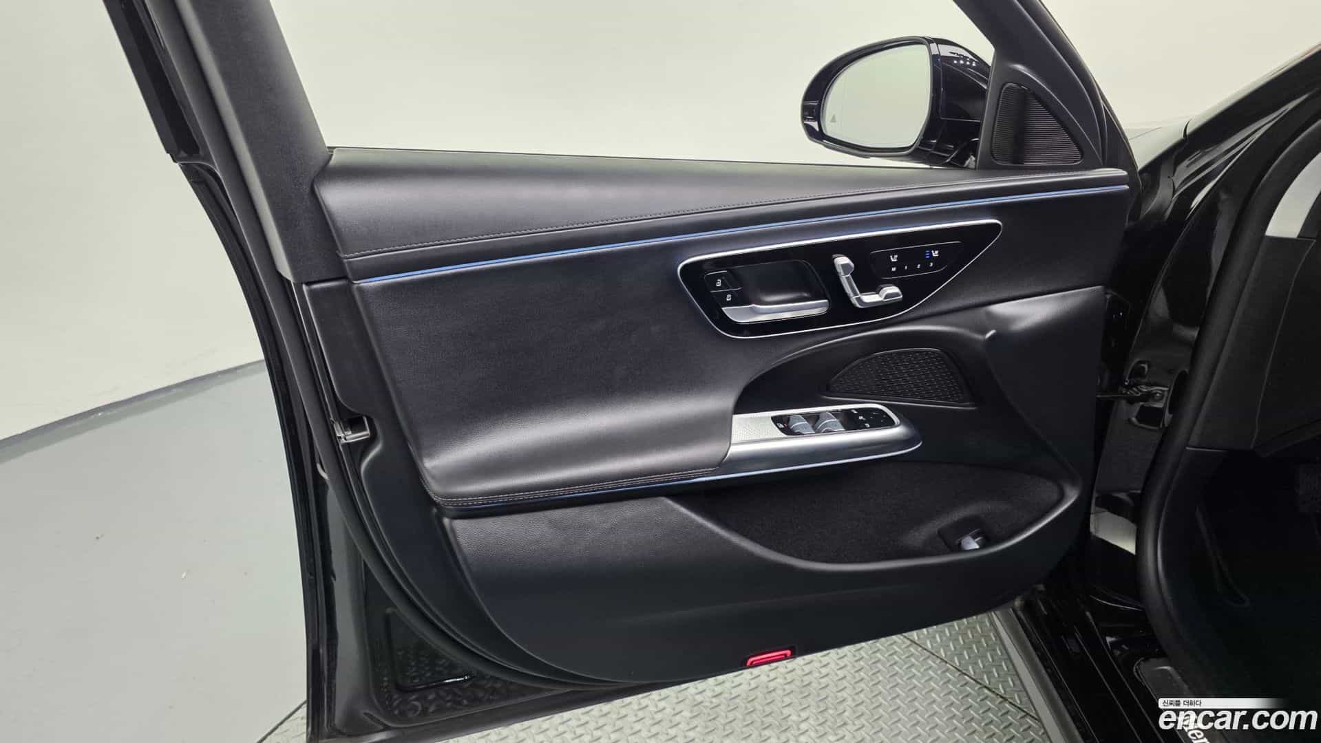 E-Class Mercedes-Benz 2024.8-INNER-034