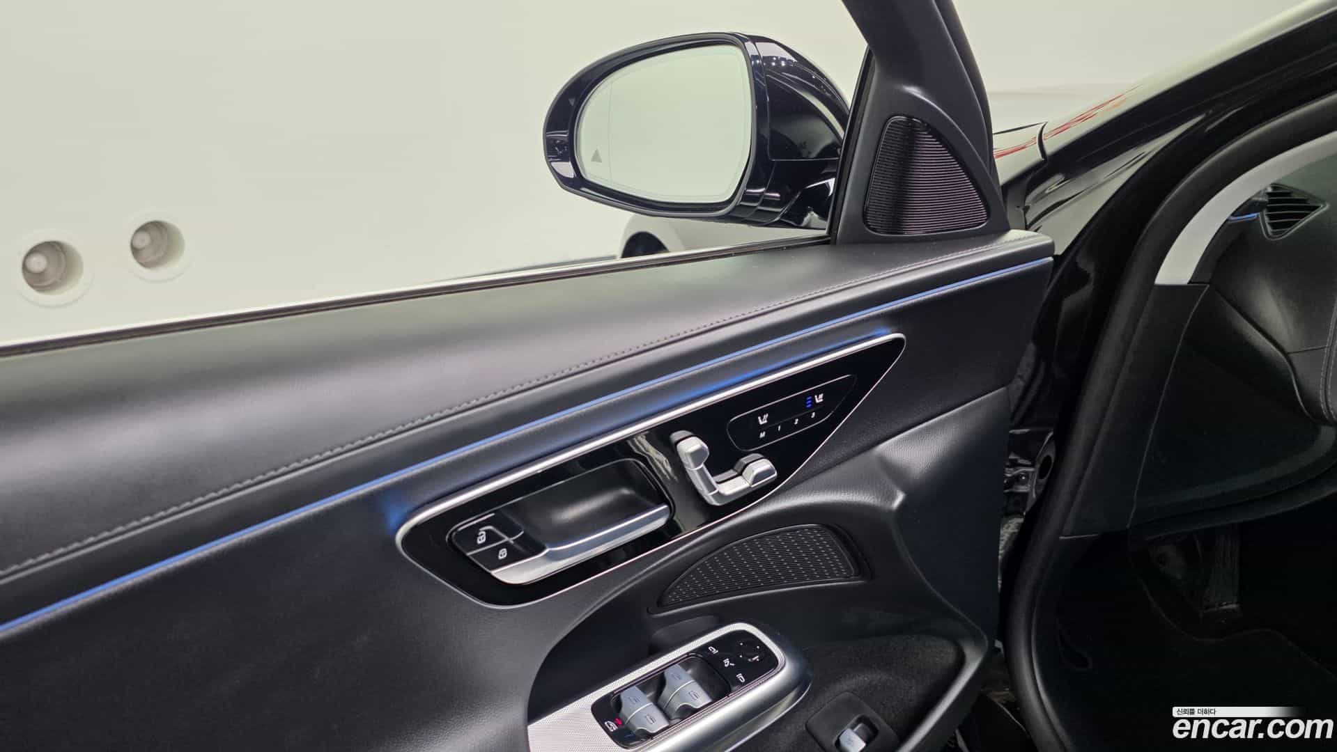 E-Class Mercedes-Benz 2024.8-OPTION-040