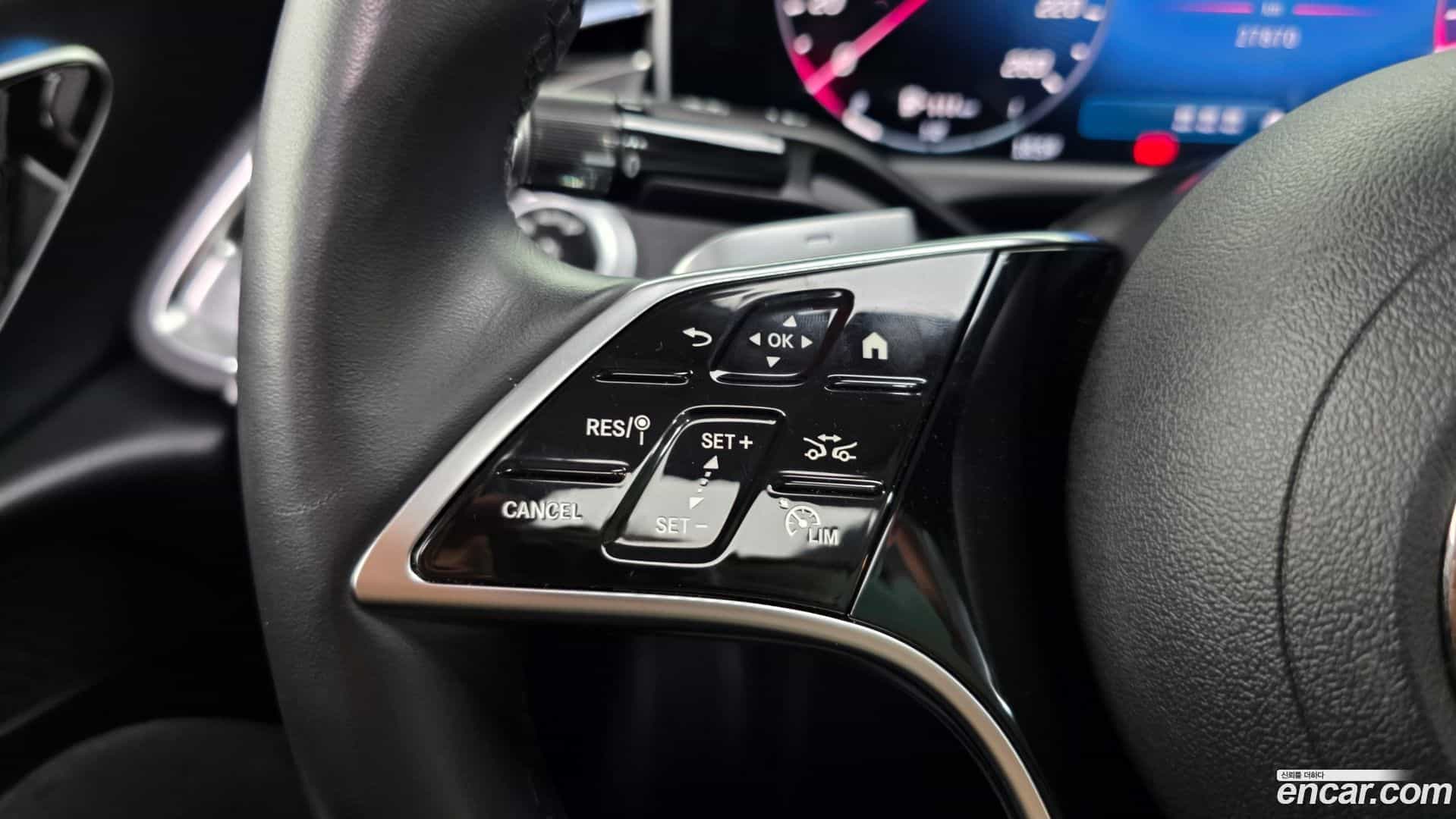 E-Class Mercedes-Benz 2024.8-OPTION-044