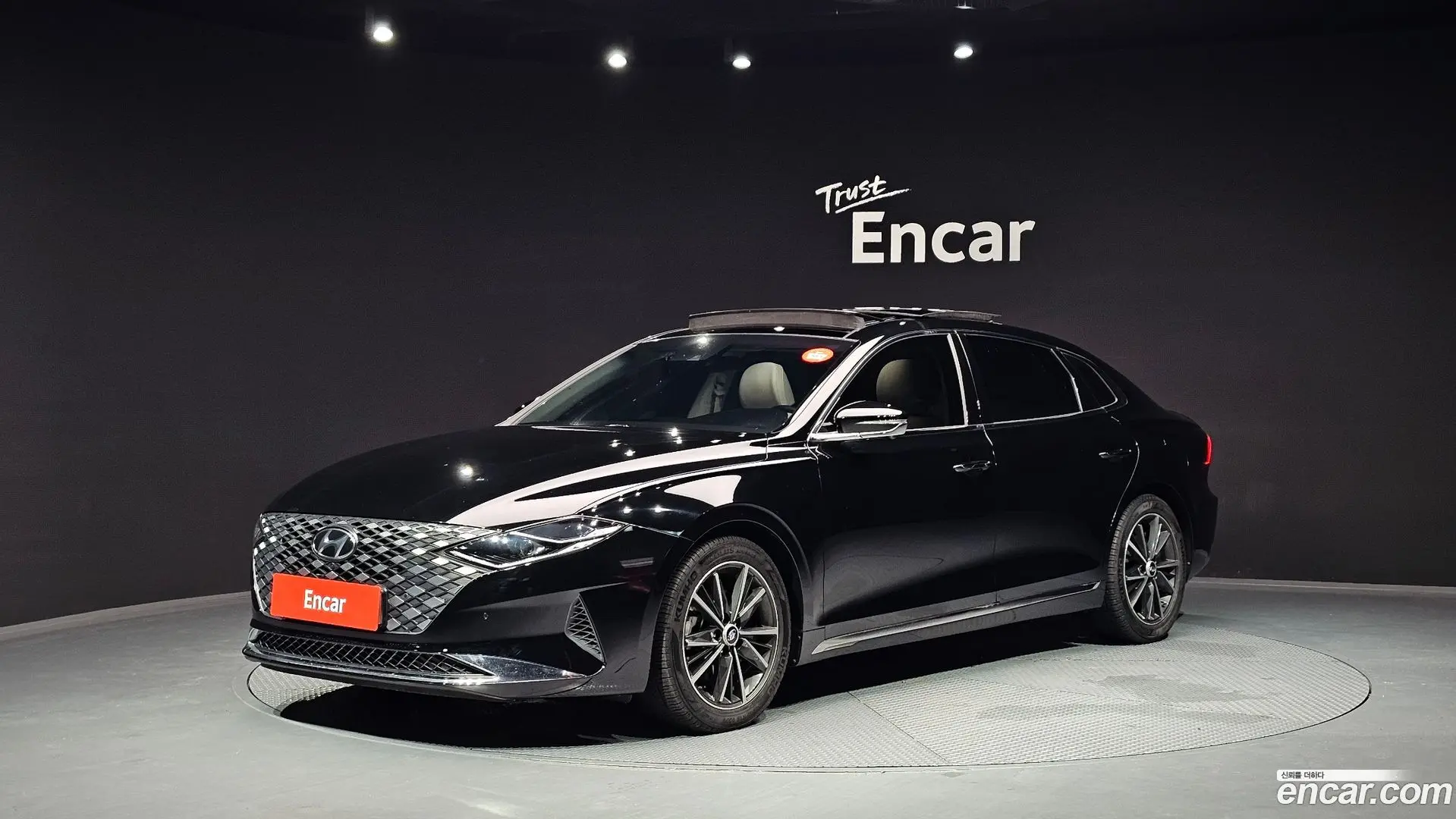 Main__Slider__Photo:Grandeur Hyundai 2022.7-0
