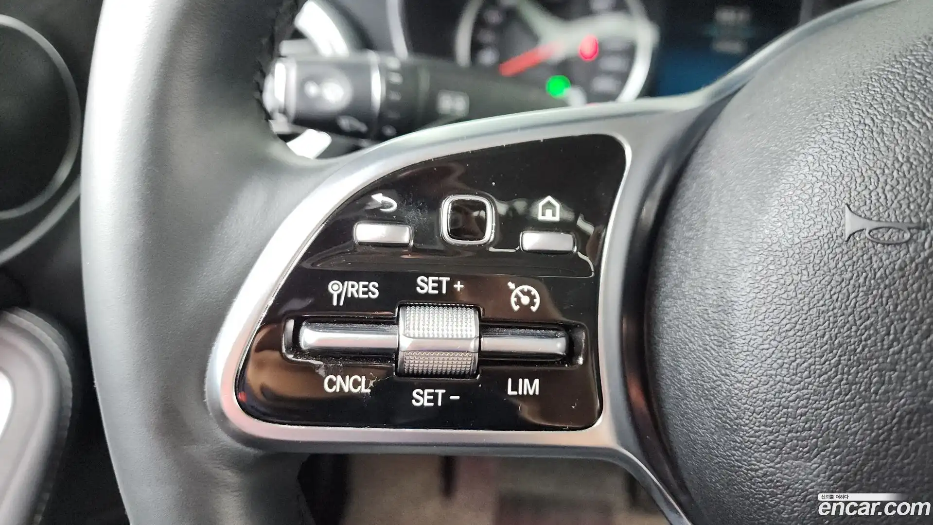 C-Class Mercedes-Benz 2019.6-OPTION-023