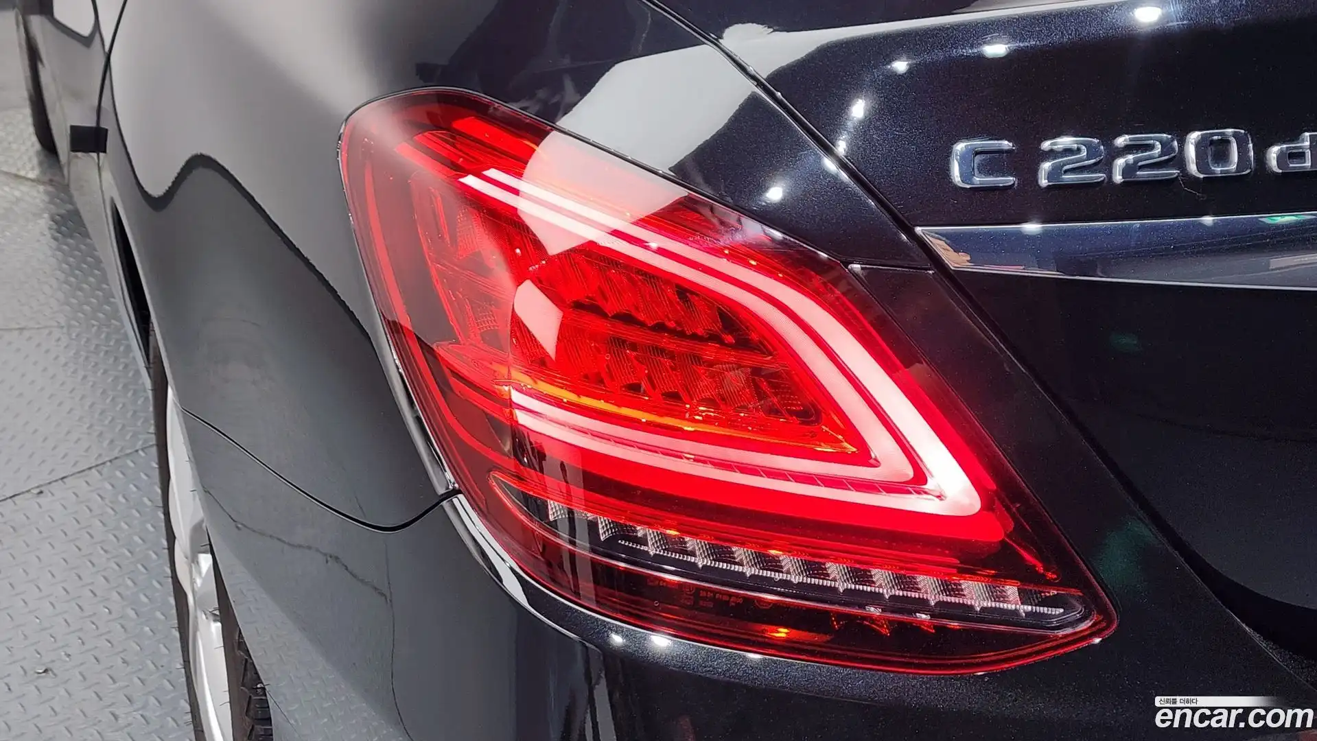 C-Class Mercedes-Benz 2019.6-OUTER-033