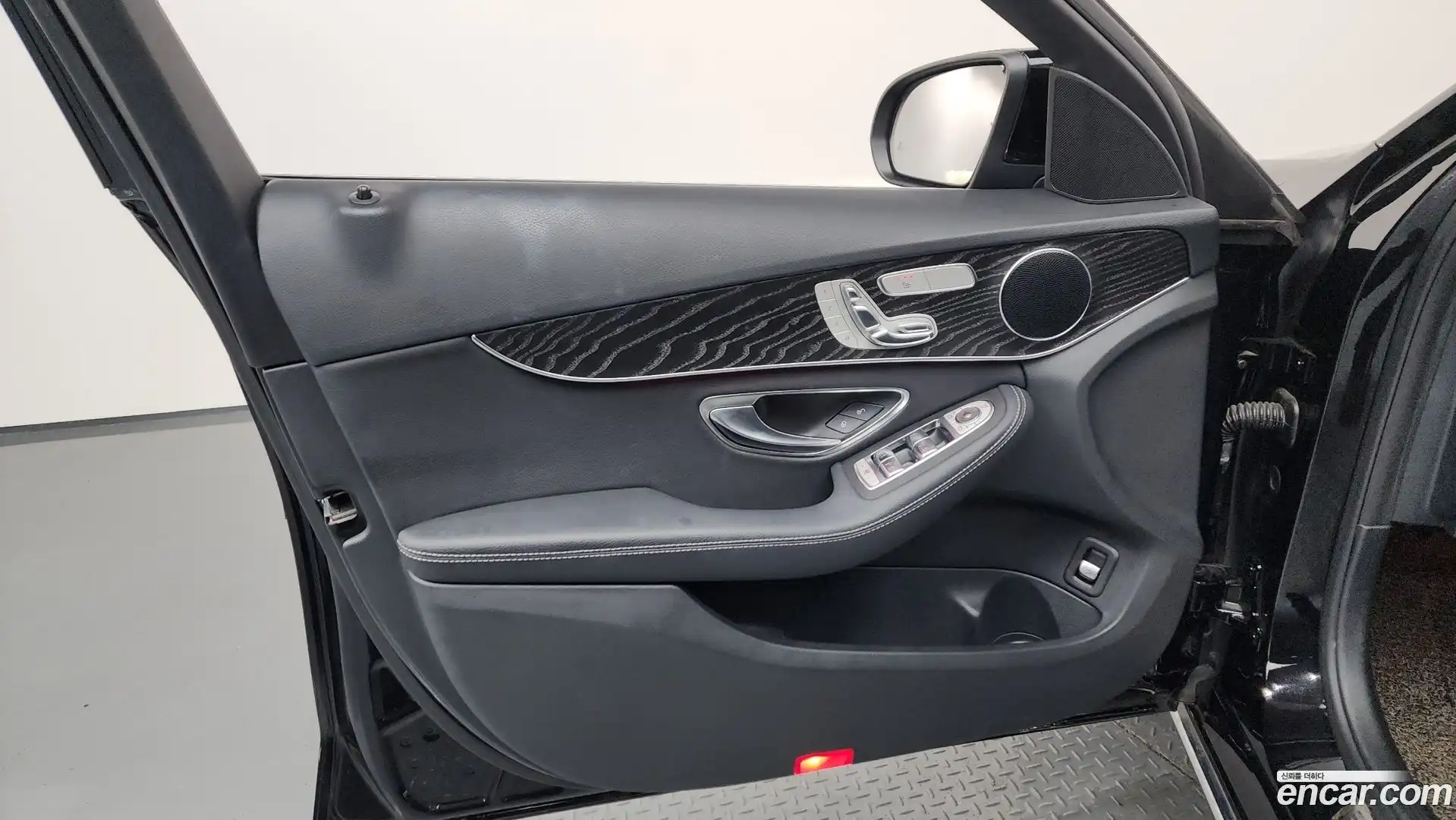 C-Class Mercedes-Benz 2019.6-INNER-034