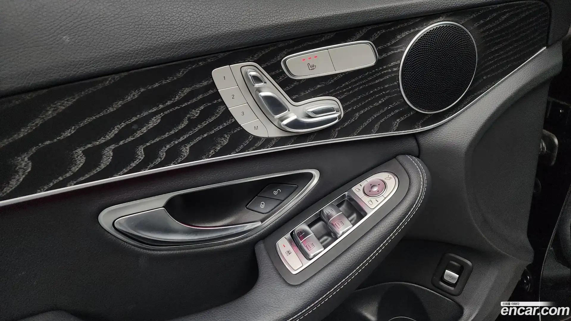 C-Class Mercedes-Benz 2019.6-OPTION-046