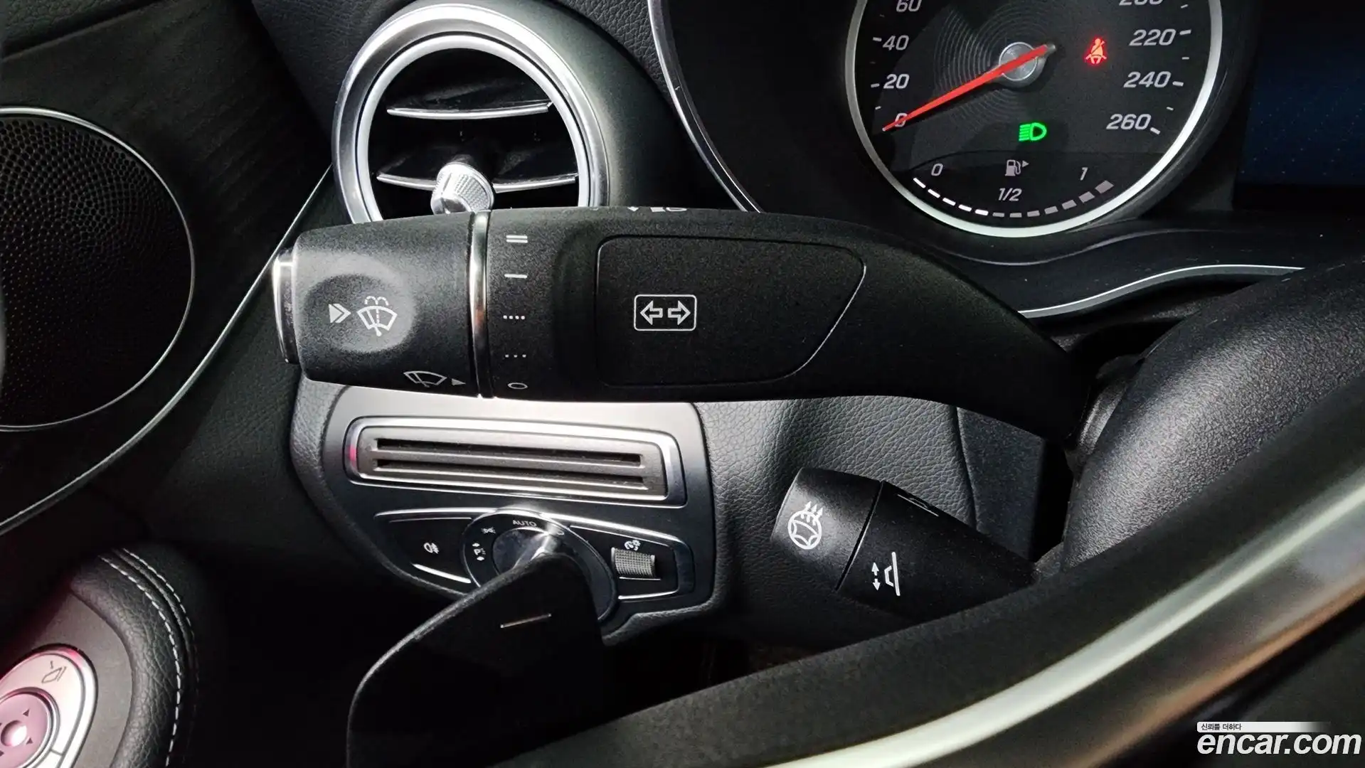 C-Class Mercedes-Benz 2019.6-OPTION-047