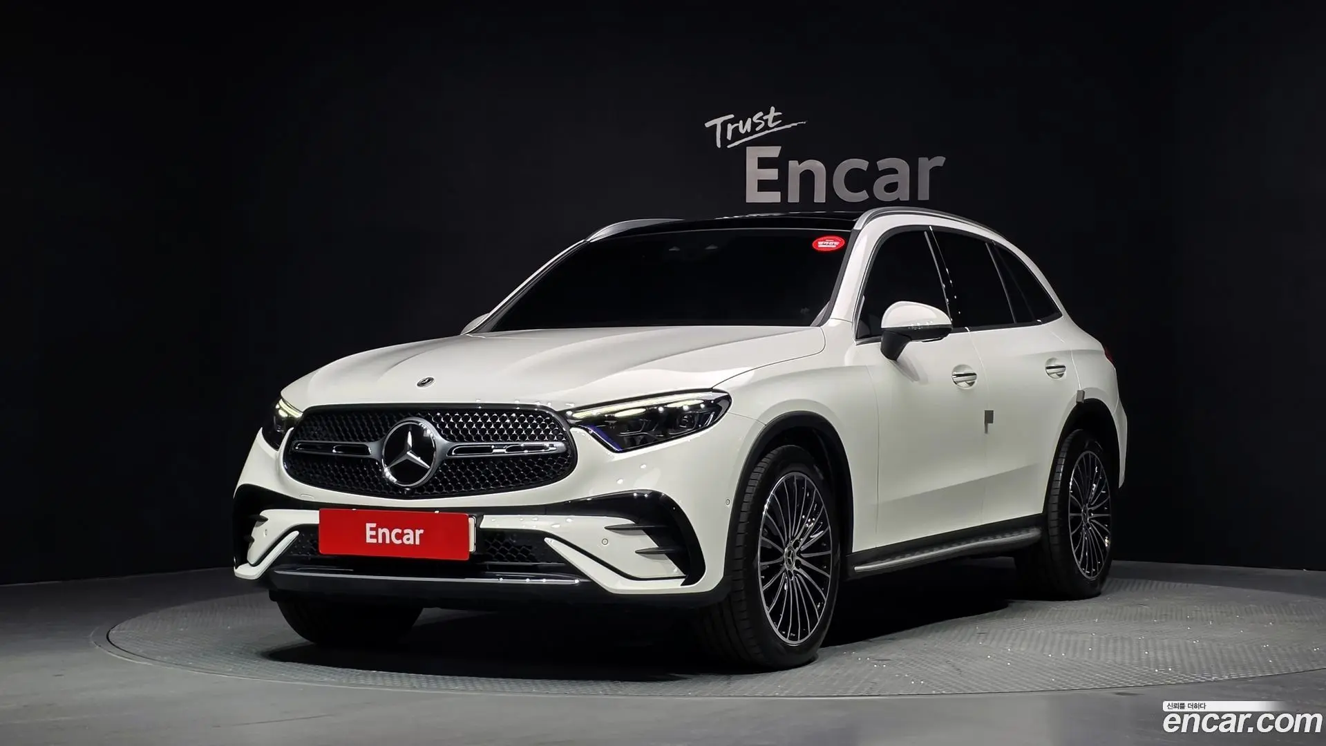 Main__Slider__Photo:GLC-Class Mercedes-Benz 2024.4-0