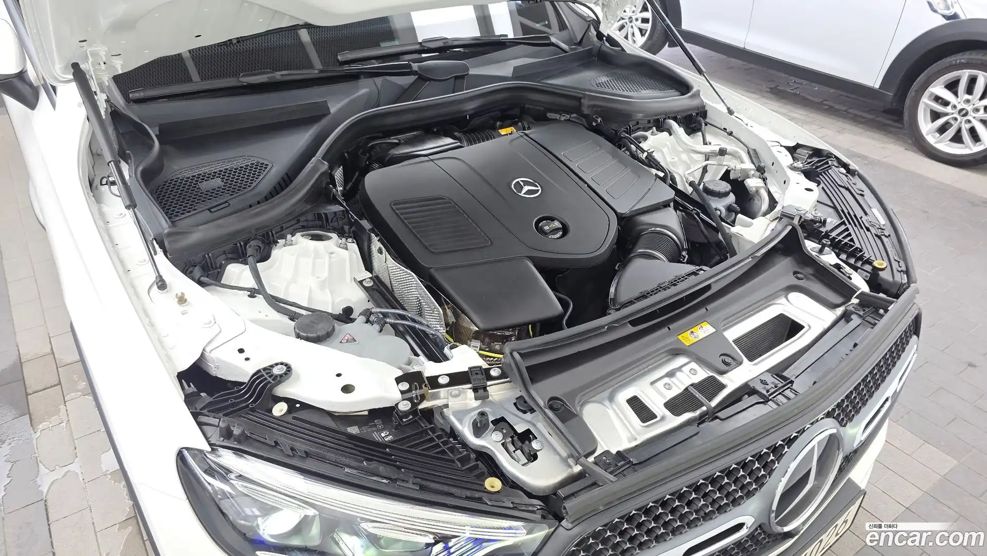GLC-Class Mercedes-Benz 2024.4-OUTER-006